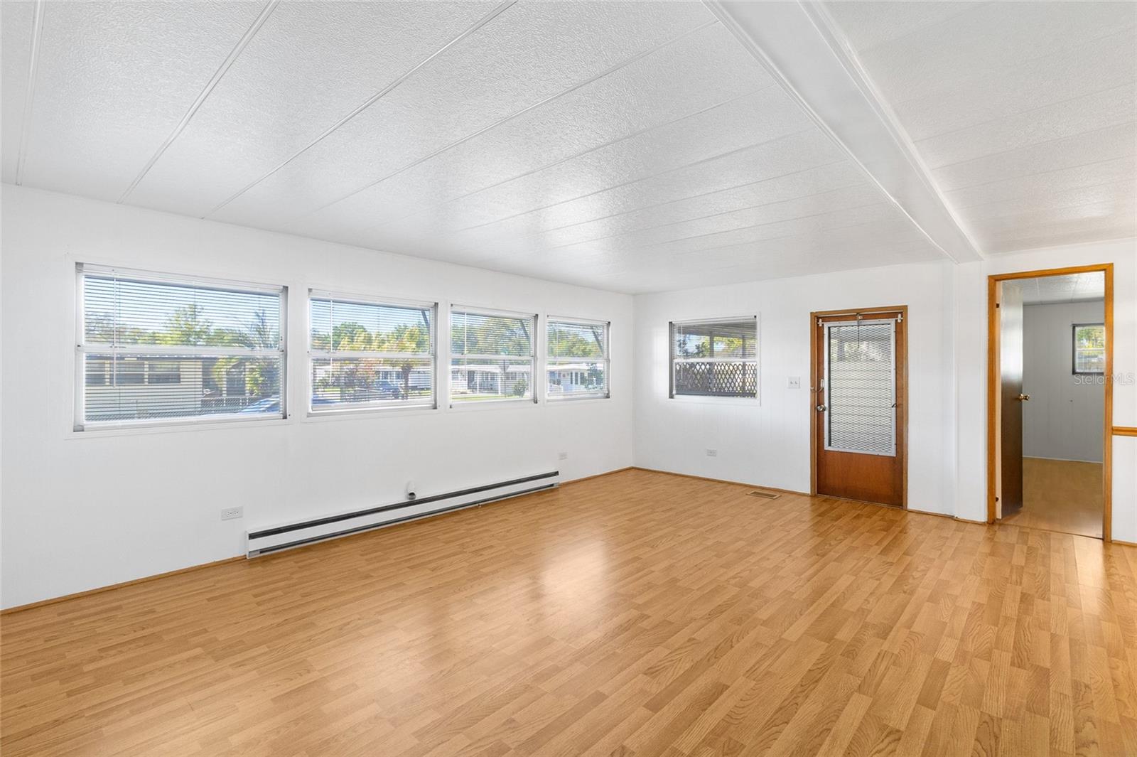 Image 9 of 31 For 4550 Olive Drive