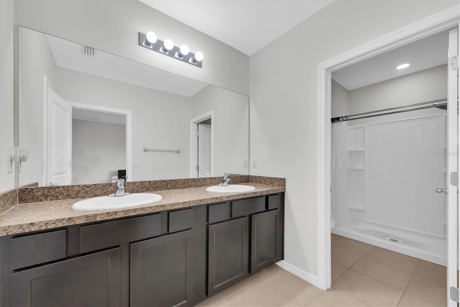 Image 32 of 47 For 8879 Indigo Trail Loop