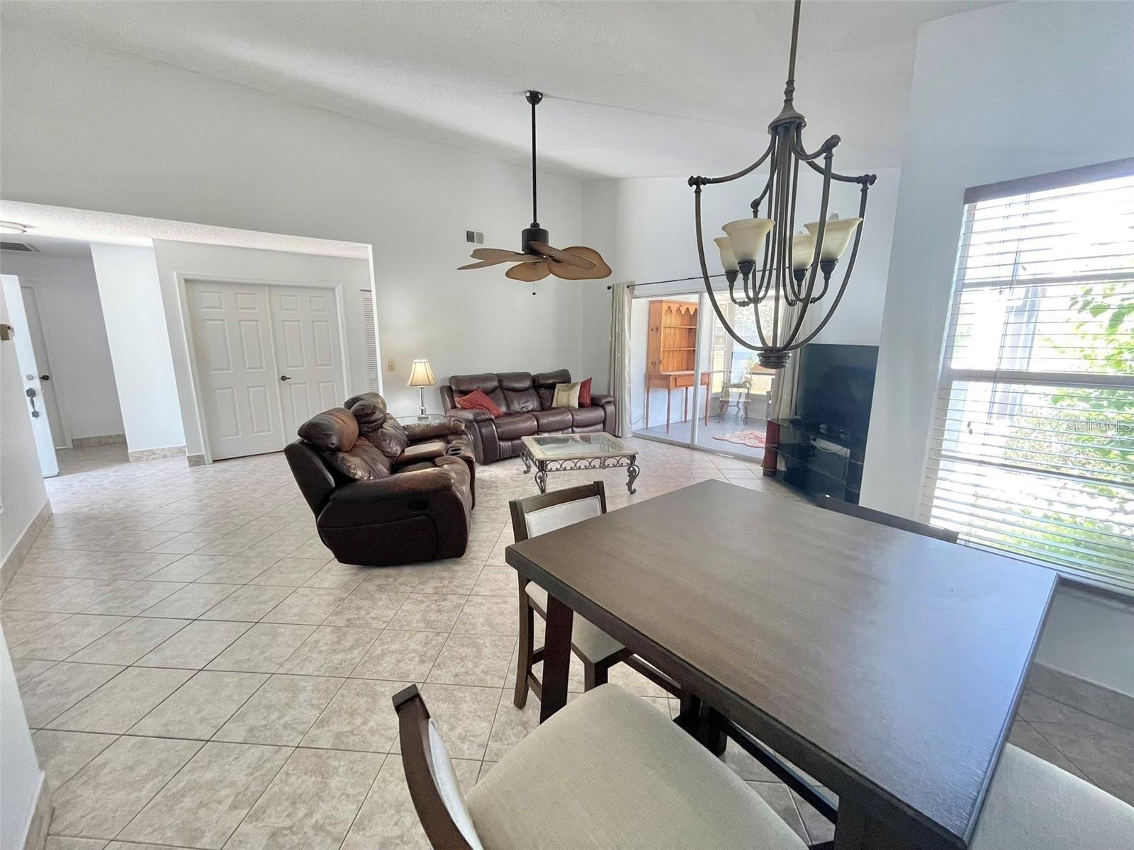 Image 13 of 41 For 4214 Foxboro Drive