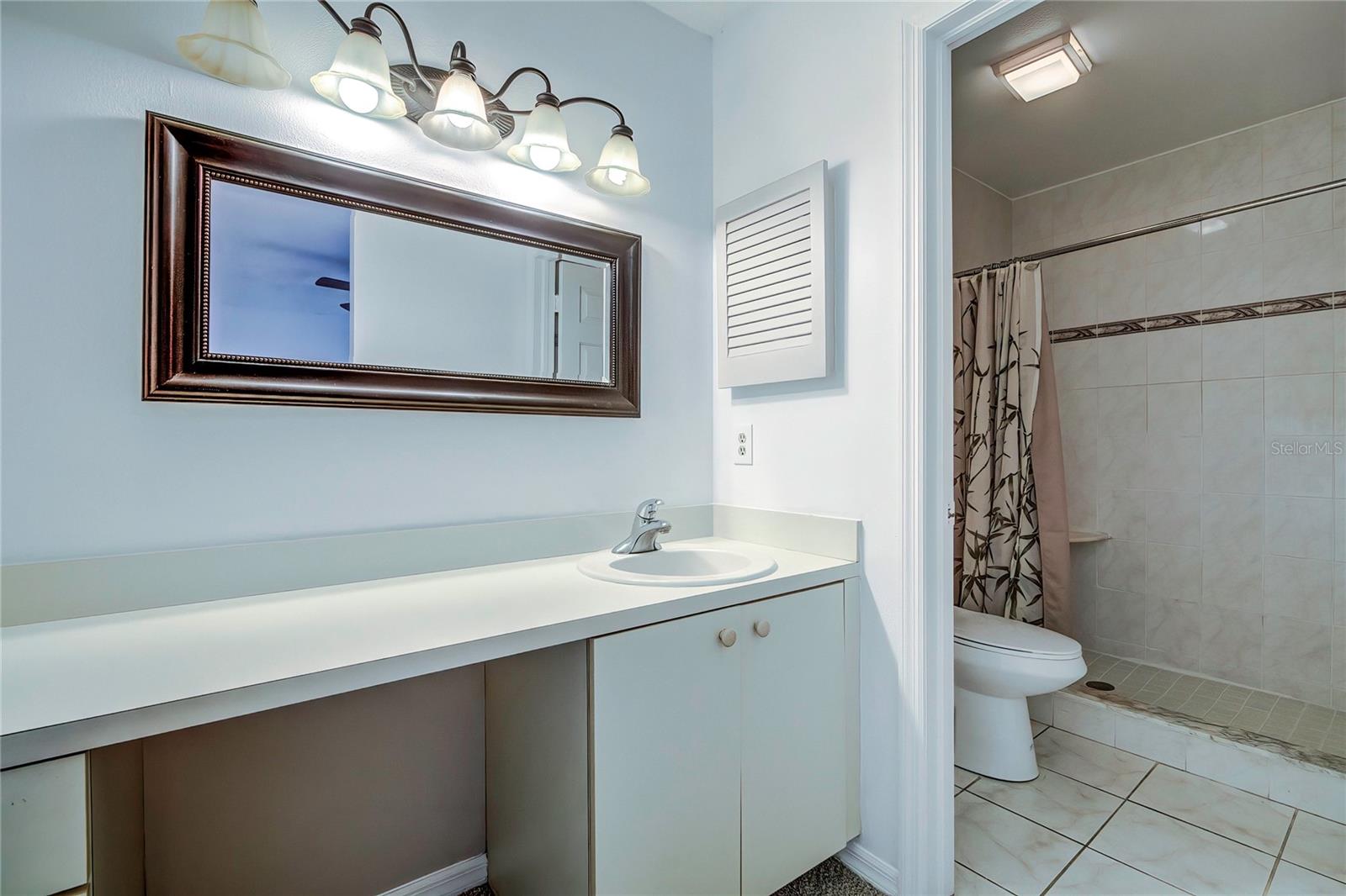 Image 21 of 41 For 4214 Foxboro Drive