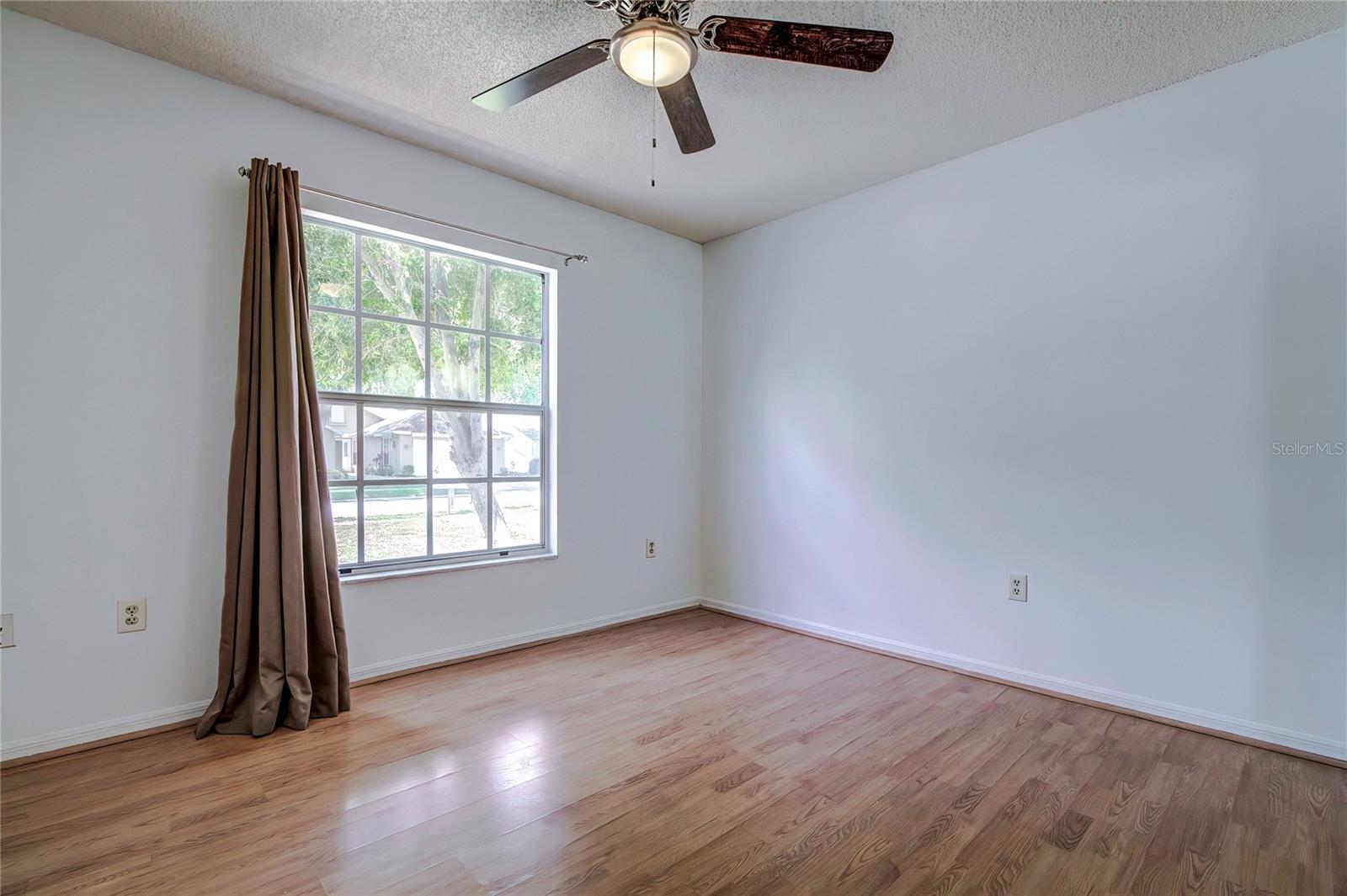 Image 27 of 41 For 4214 Foxboro Drive