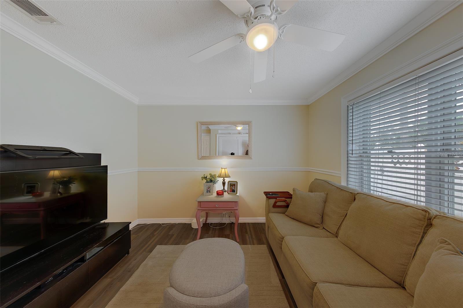 Listing photo id 19 for 2017 Cove Drive