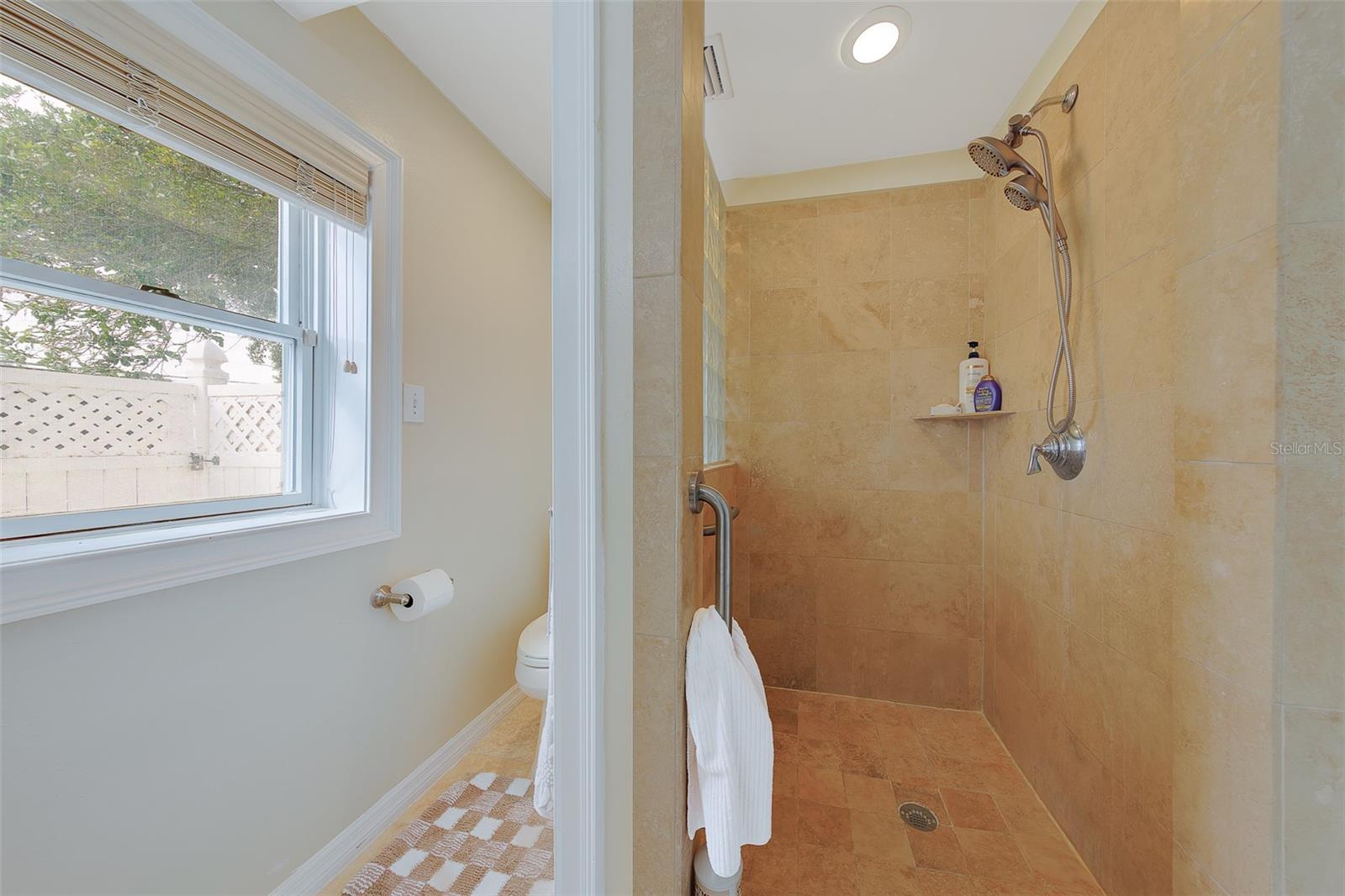 Listing photo id 26 for 2017 Cove Drive