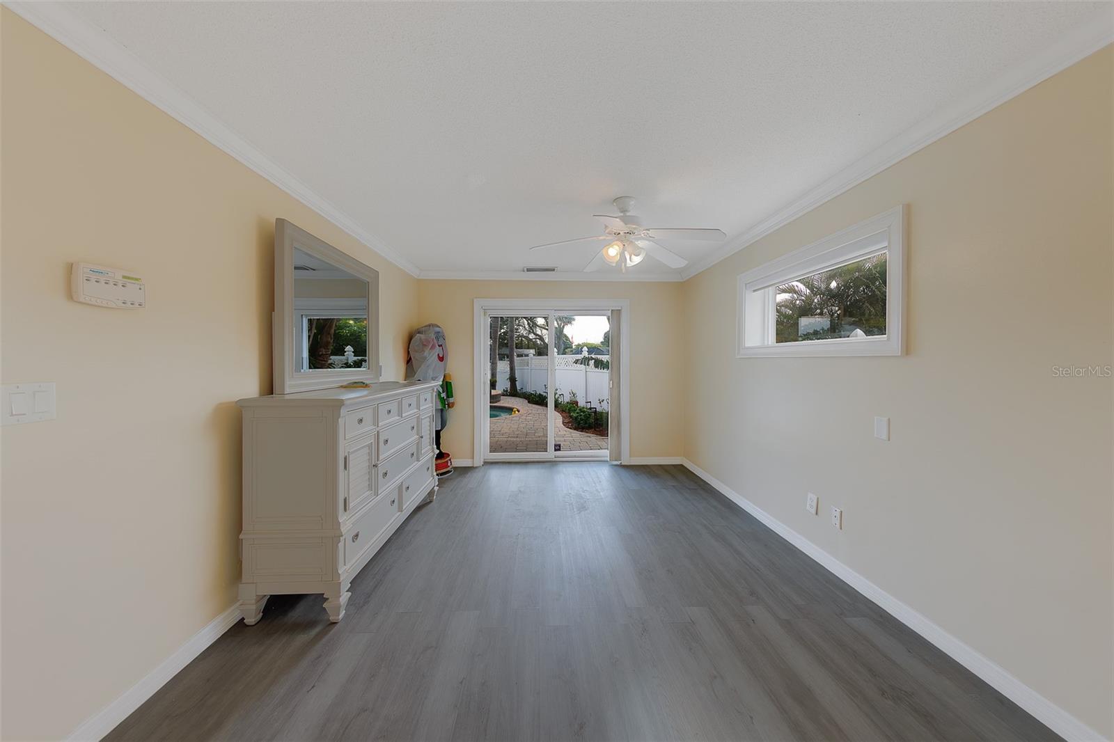 Listing photo id 27 for 2017 Cove Drive