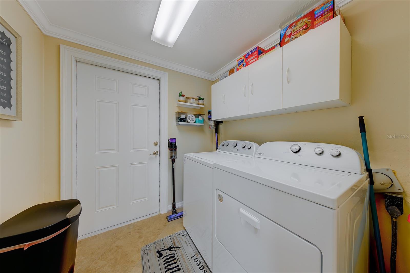 Listing photo id 34 for 2017 Cove Drive