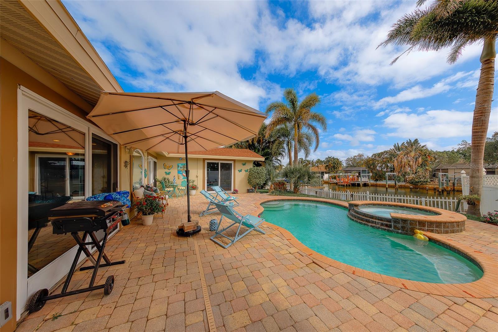 Listing photo id 45 for 2017 Cove Drive