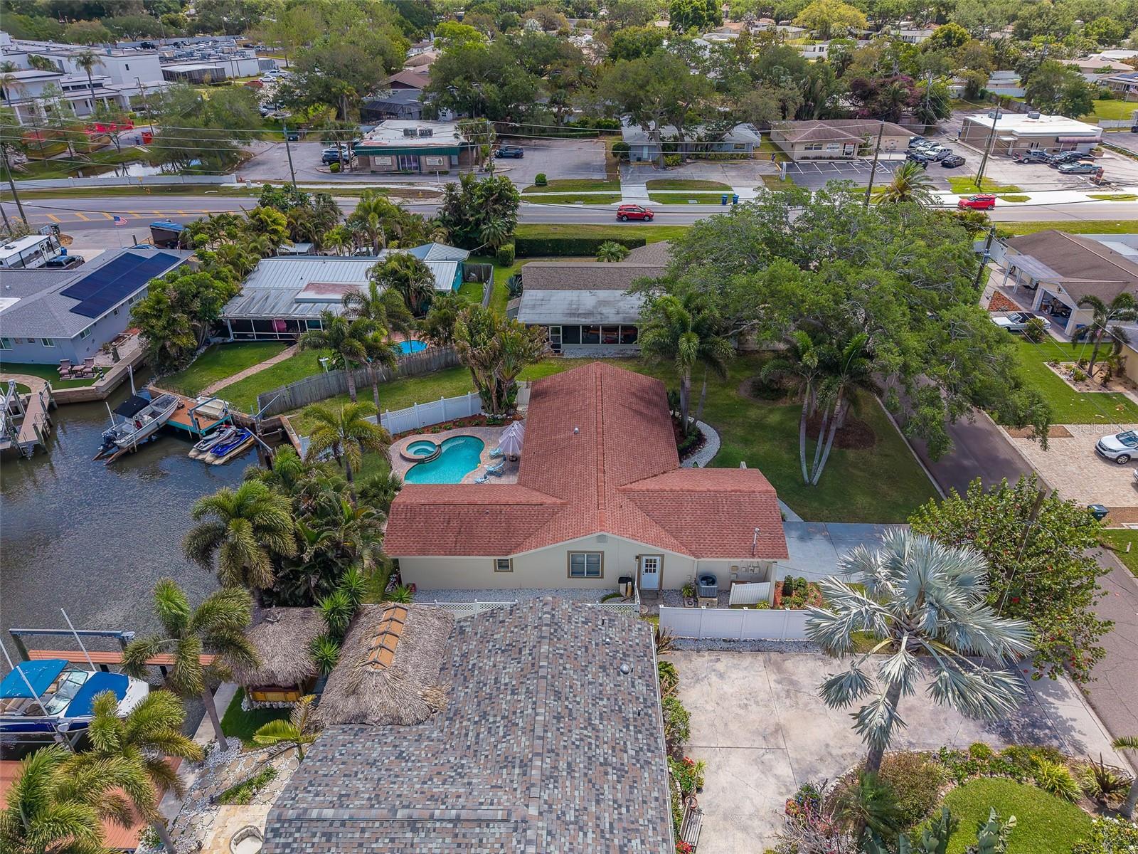 Listing photo id 56 for 2017 Cove Drive