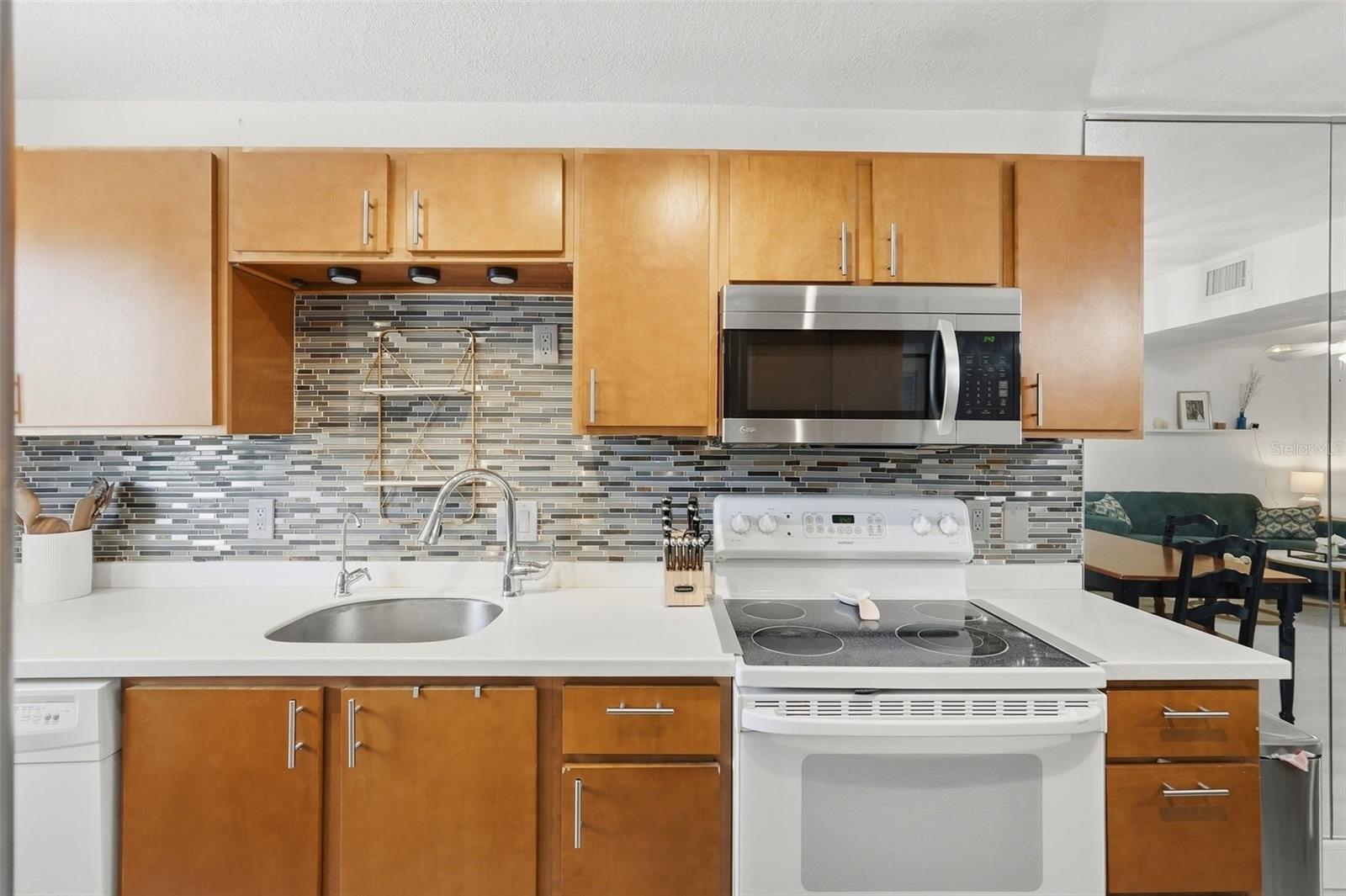 Image 3 of 26 For 107 114th Avenue N