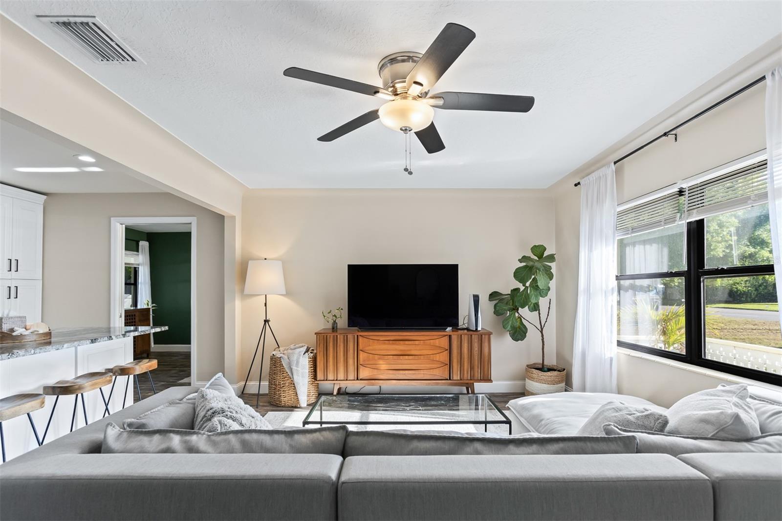 Image 10 of 58 For 2700 49th Street N