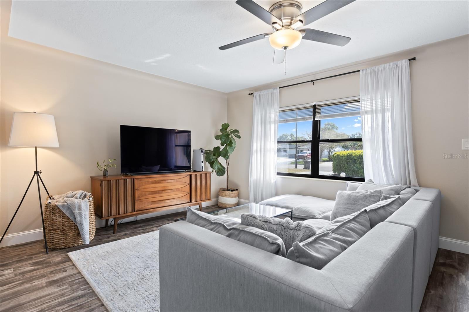 Image 11 of 58 For 2700 49th Street N