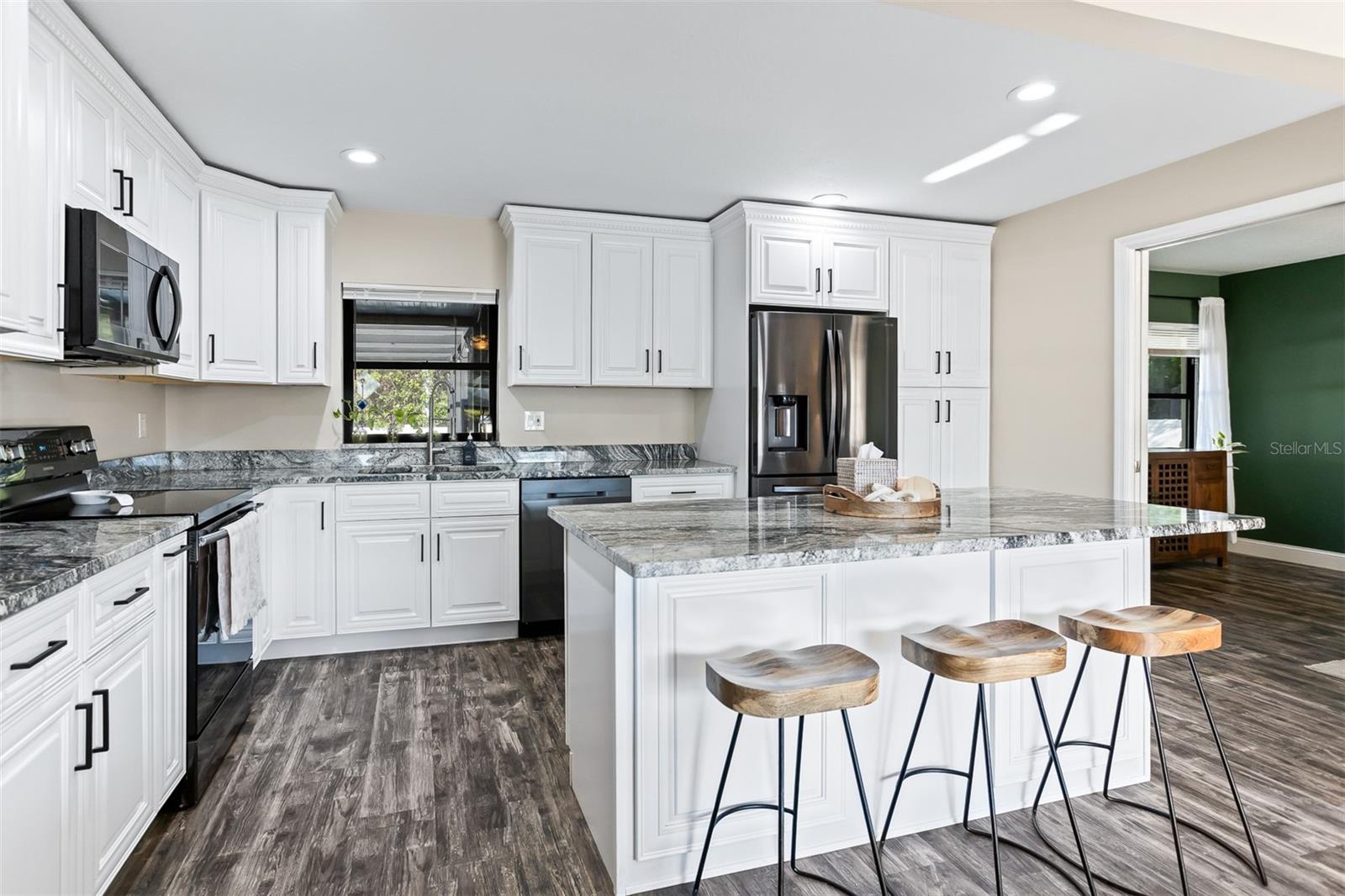 Image 12 of 58 For 2700 49th Street N