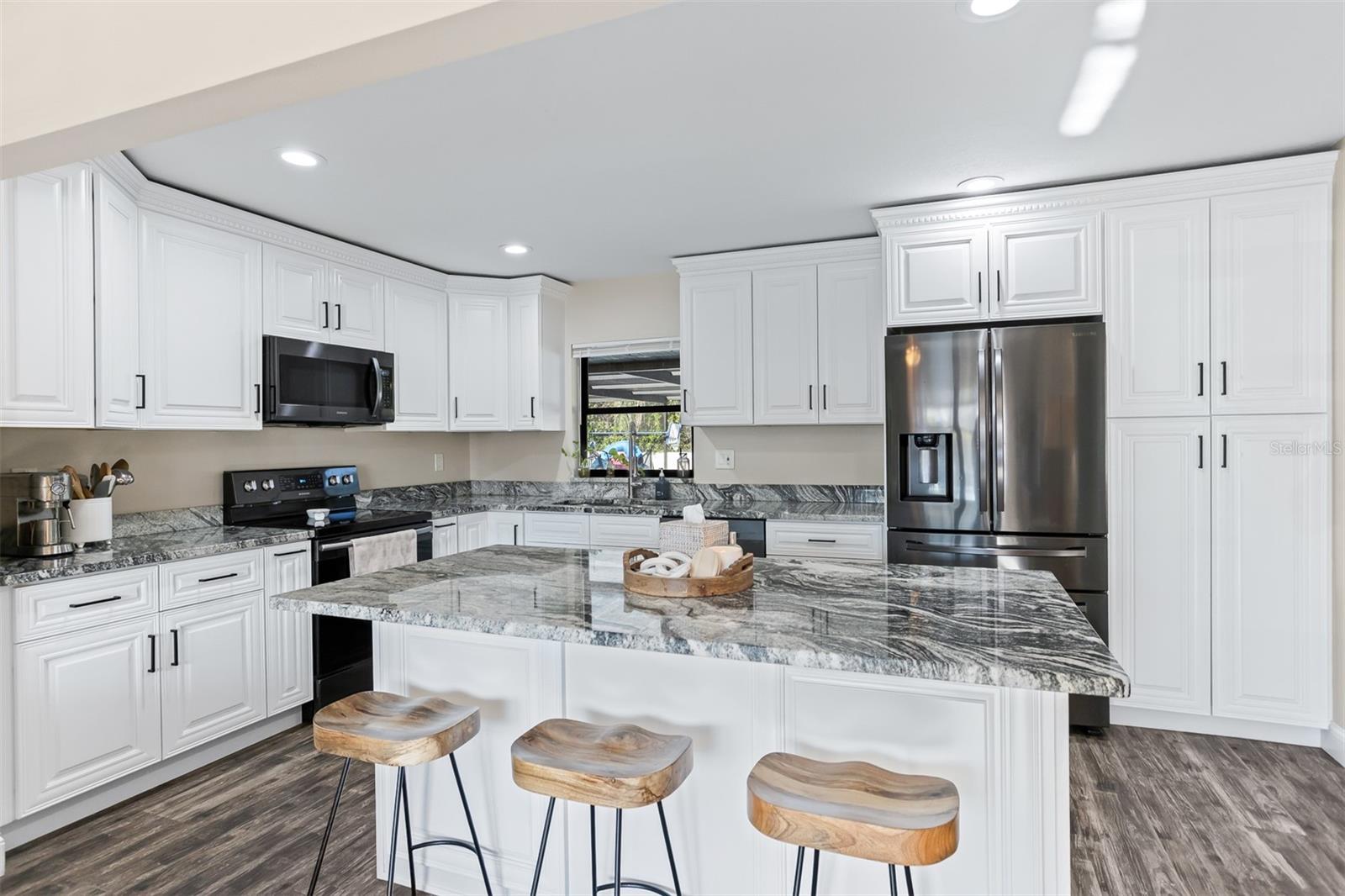 Image 15 of 58 For 2700 49th Street N