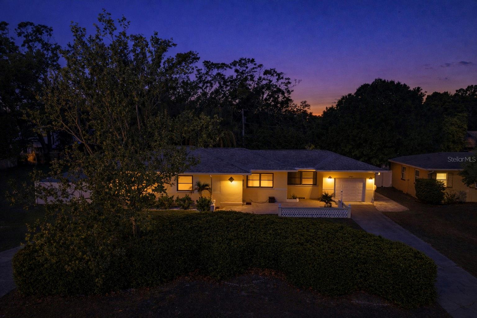 Image 2 of 58 For 2700 49th Street N