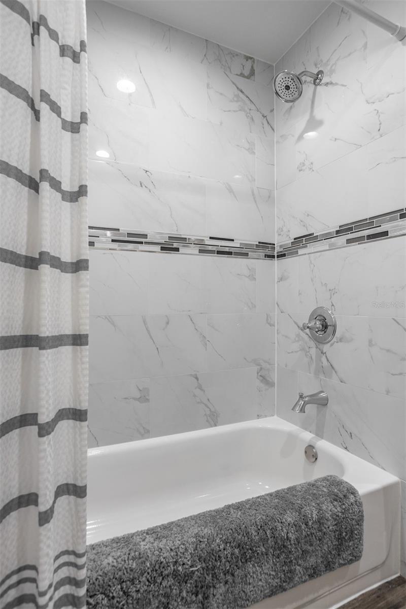 Image 27 of 58 For 2700 49th Street N