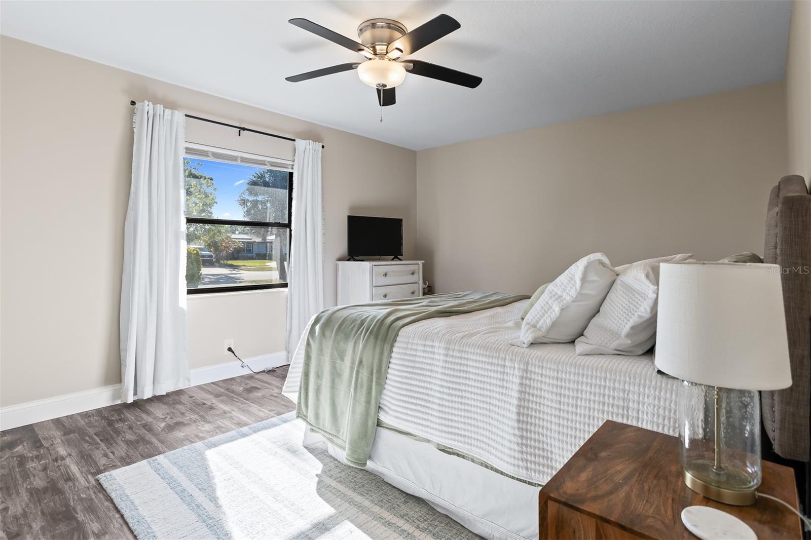 Image 28 of 58 For 2700 49th Street N