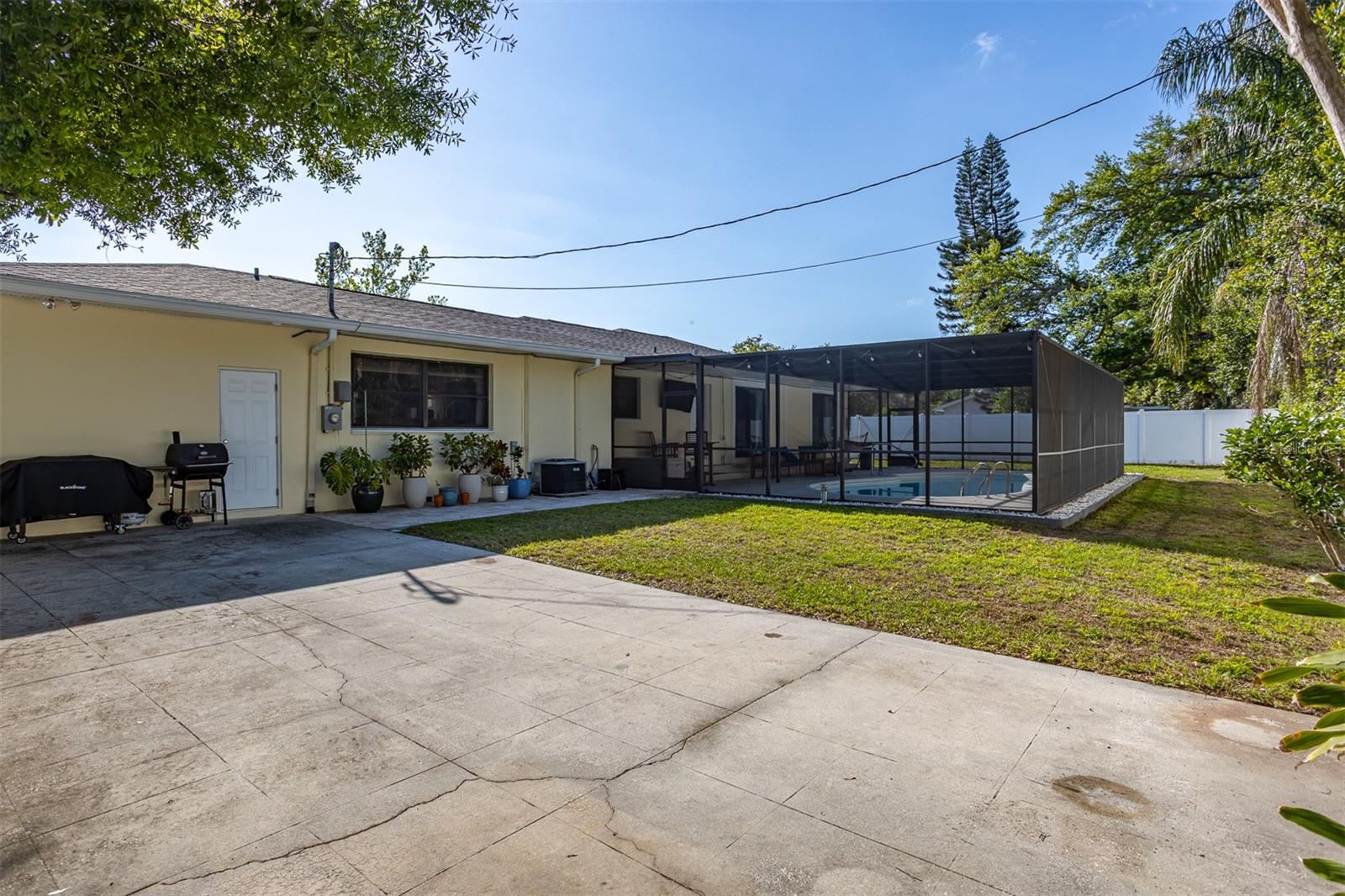 Image 43 of 58 For 2700 49th Street N