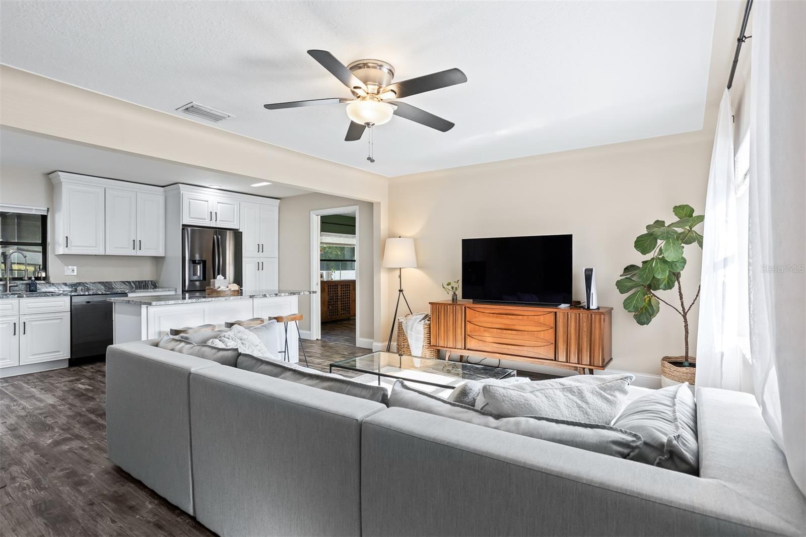 Image 9 of 58 For 2700 49th Street N