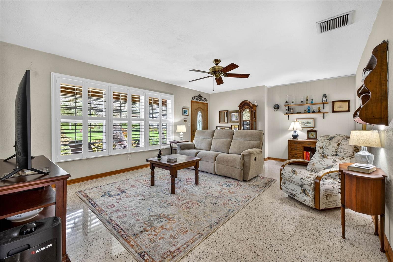 Image 10 of 64 For 212 Lockmoor Avenue