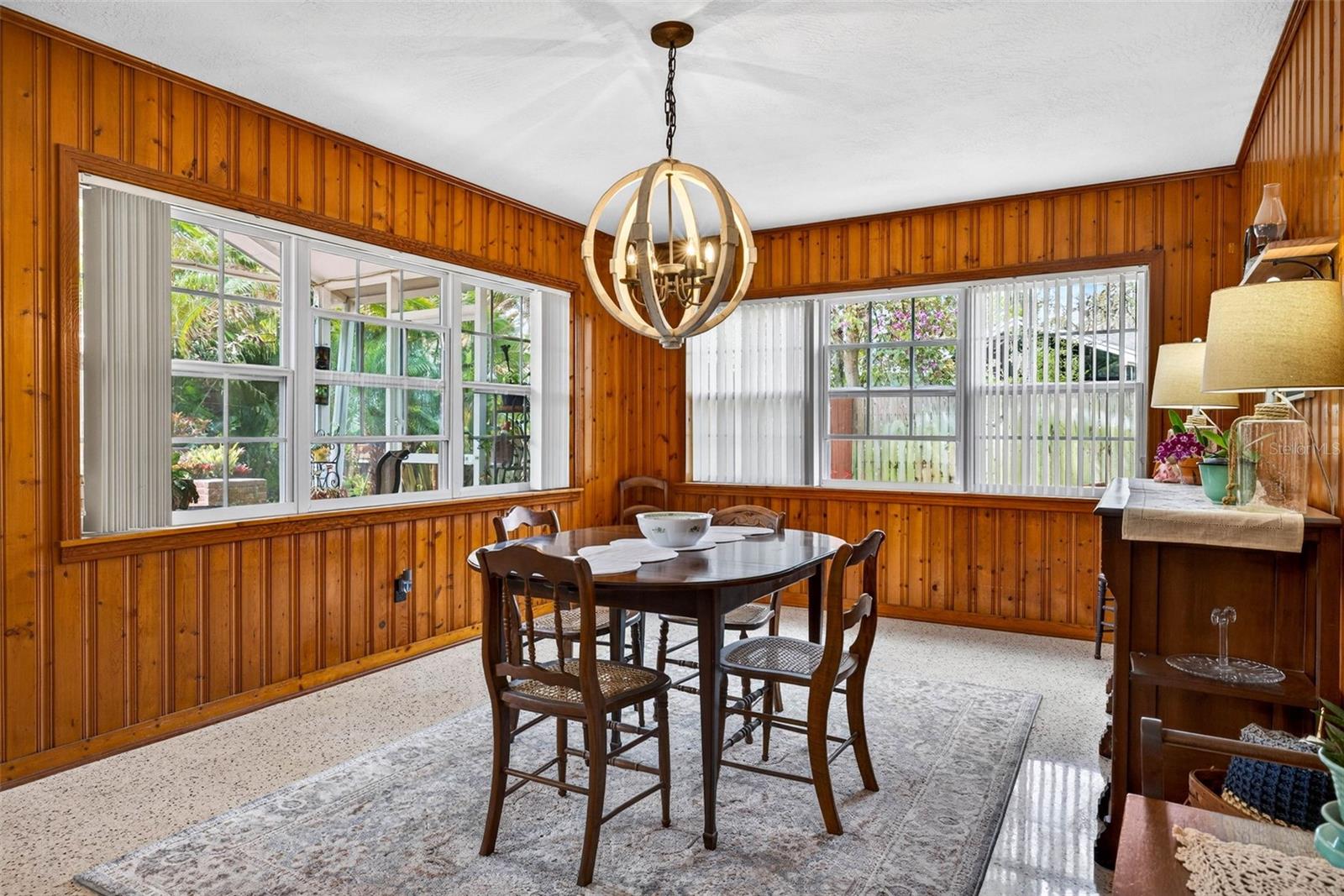 Image 19 of 64 For 212 Lockmoor Avenue