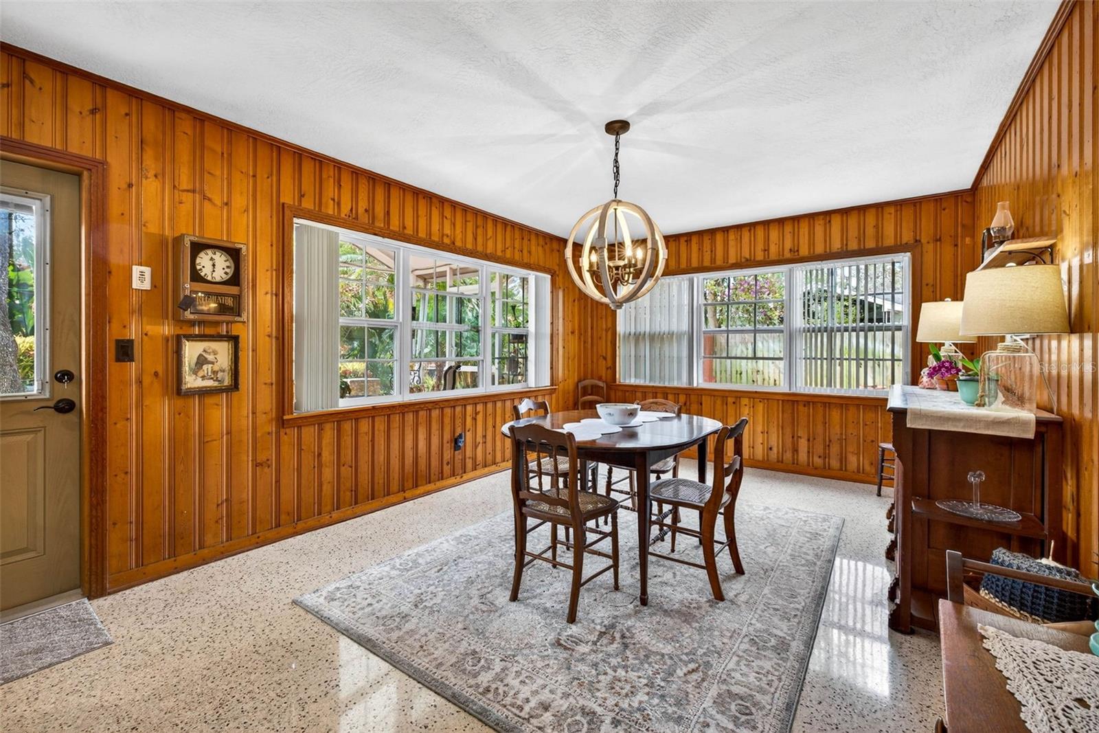 Image 20 of 64 For 212 Lockmoor Avenue