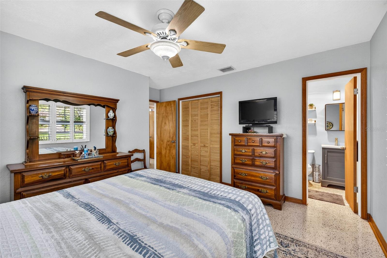 Image 25 of 64 For 212 Lockmoor Avenue