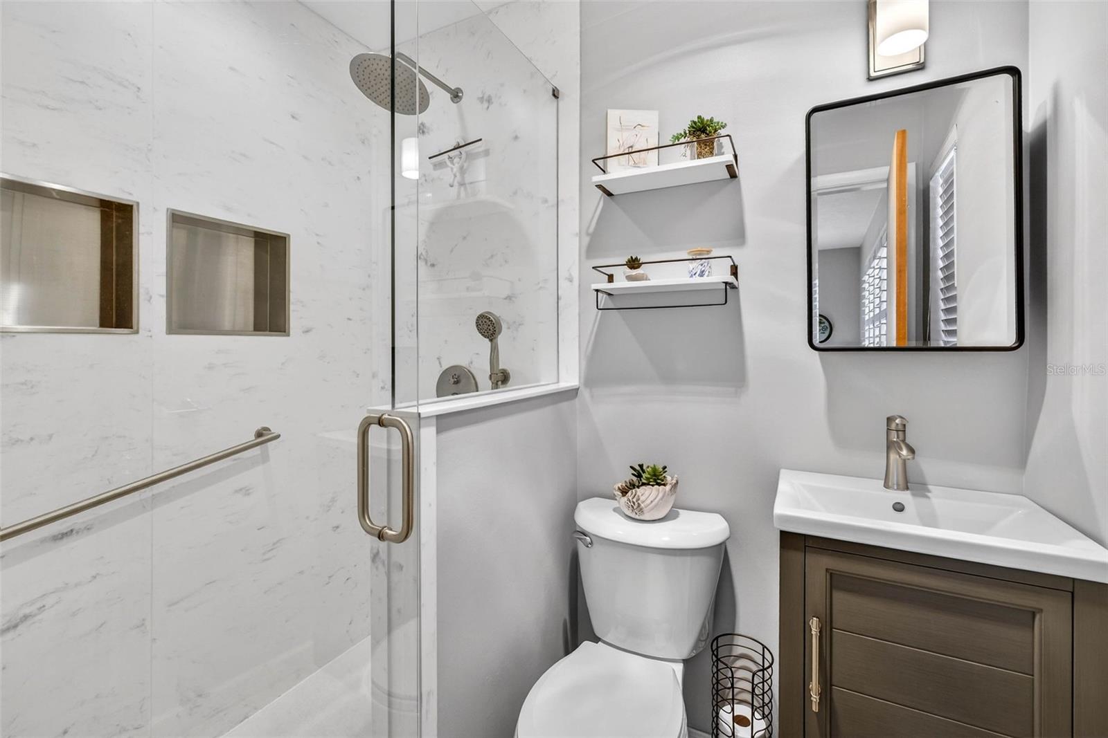 Image 26 of 64 For 212 Lockmoor Avenue