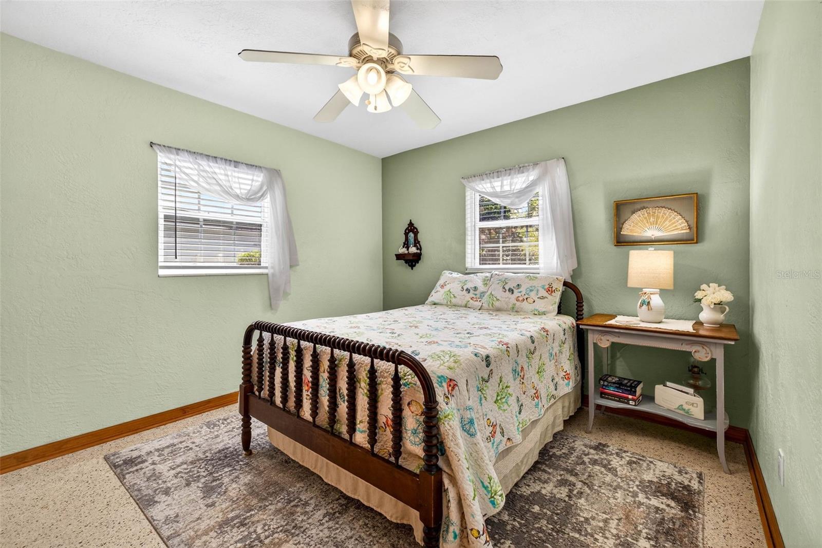 Image 28 of 64 For 212 Lockmoor Avenue