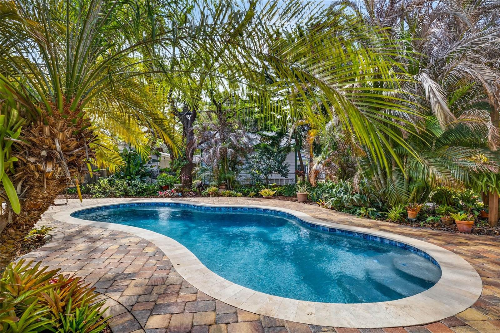 Image 33 of 64 For 212 Lockmoor Avenue