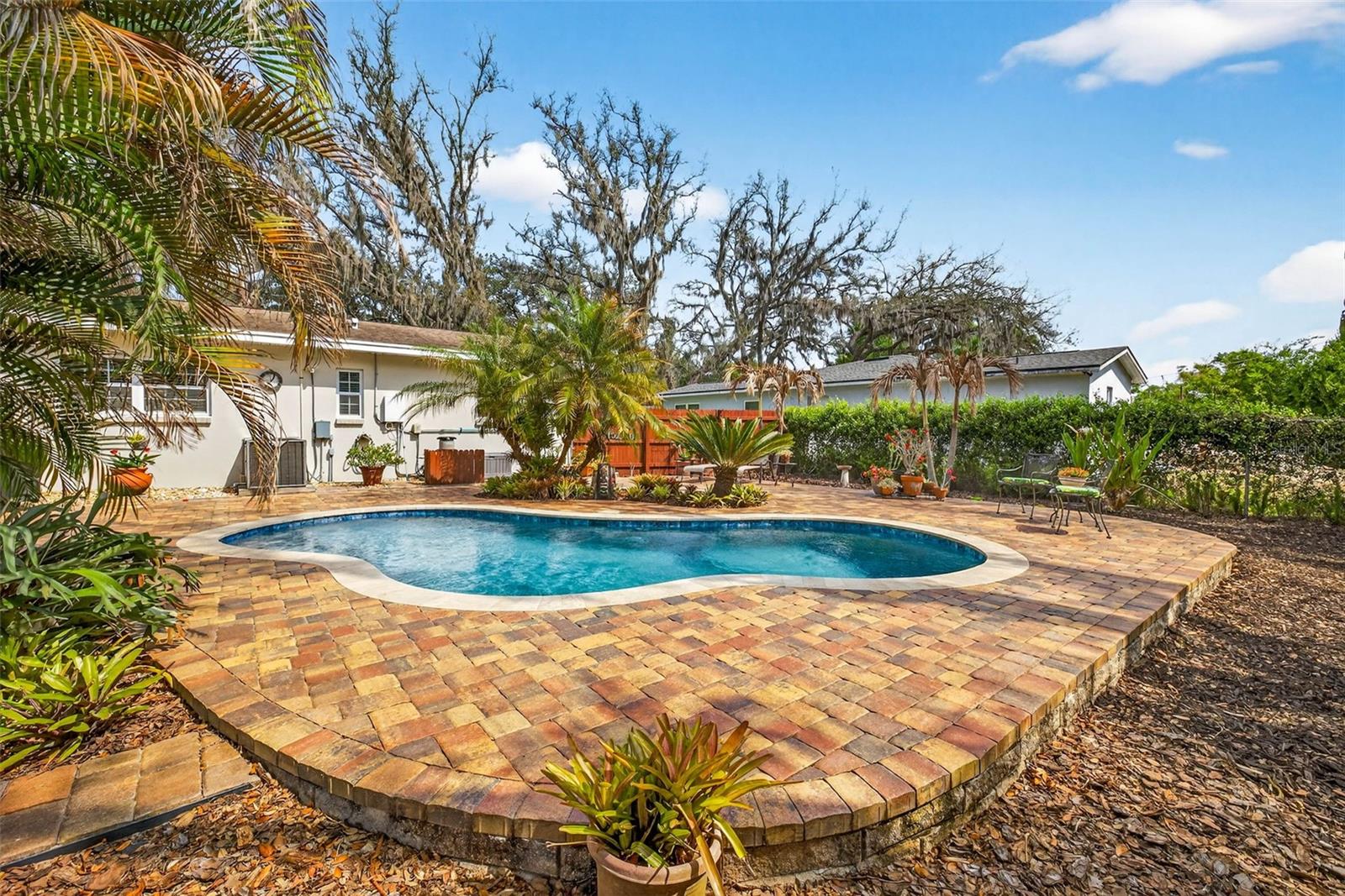 Image 38 of 64 For 212 Lockmoor Avenue