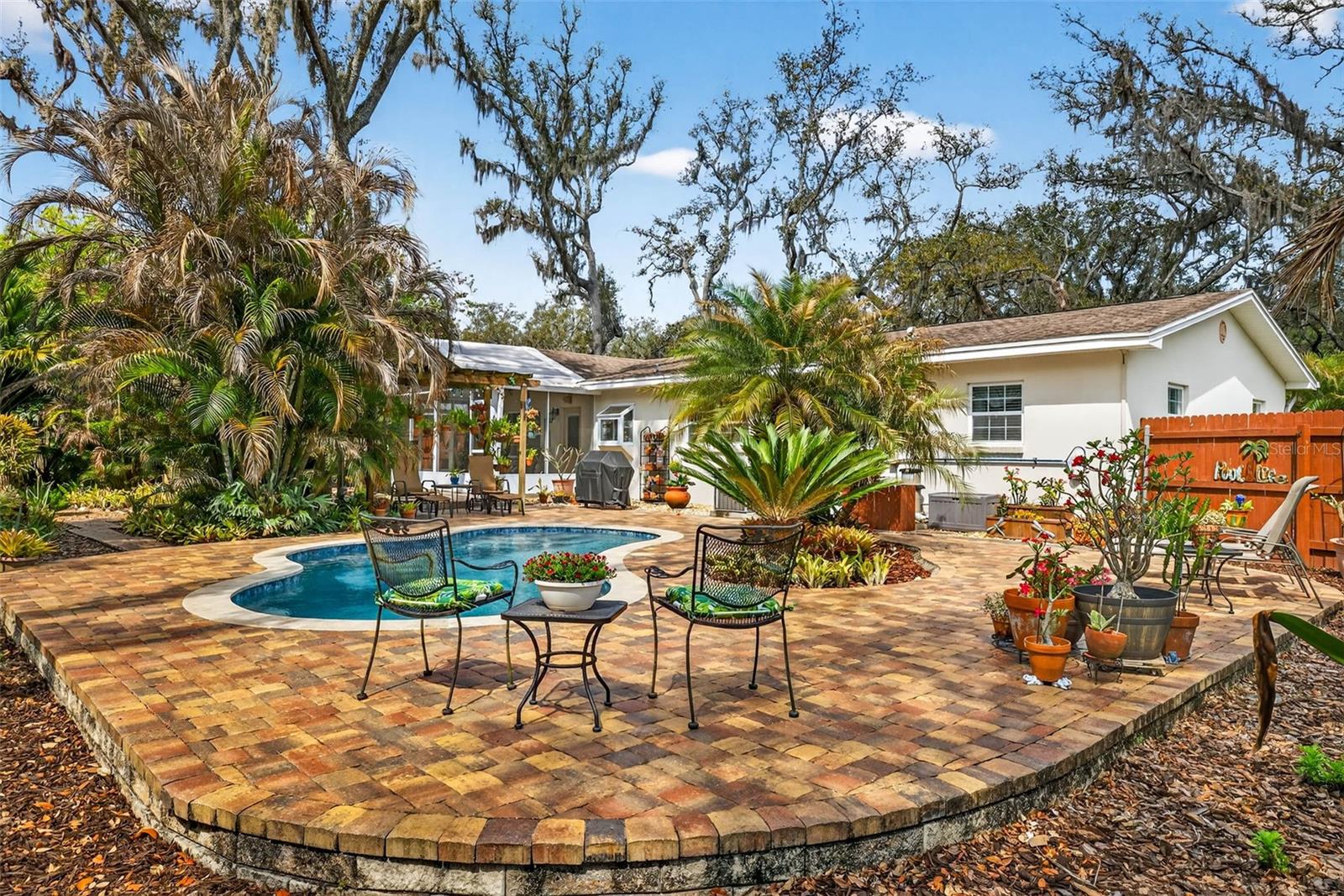 Image 39 of 64 For 212 Lockmoor Avenue