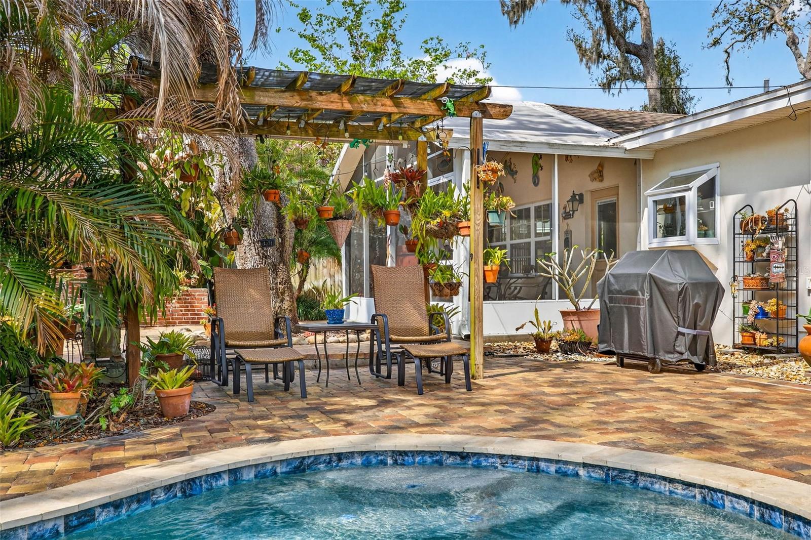 Image 46 of 64 For 212 Lockmoor Avenue