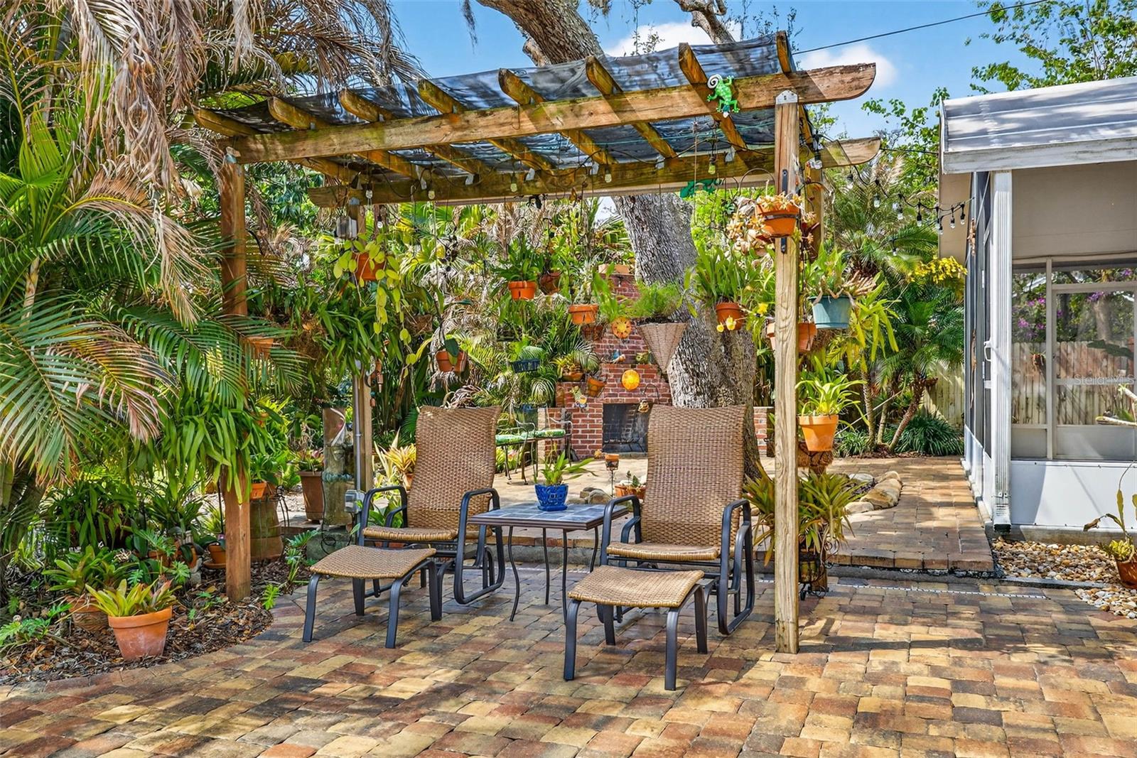 Image 47 of 64 For 212 Lockmoor Avenue