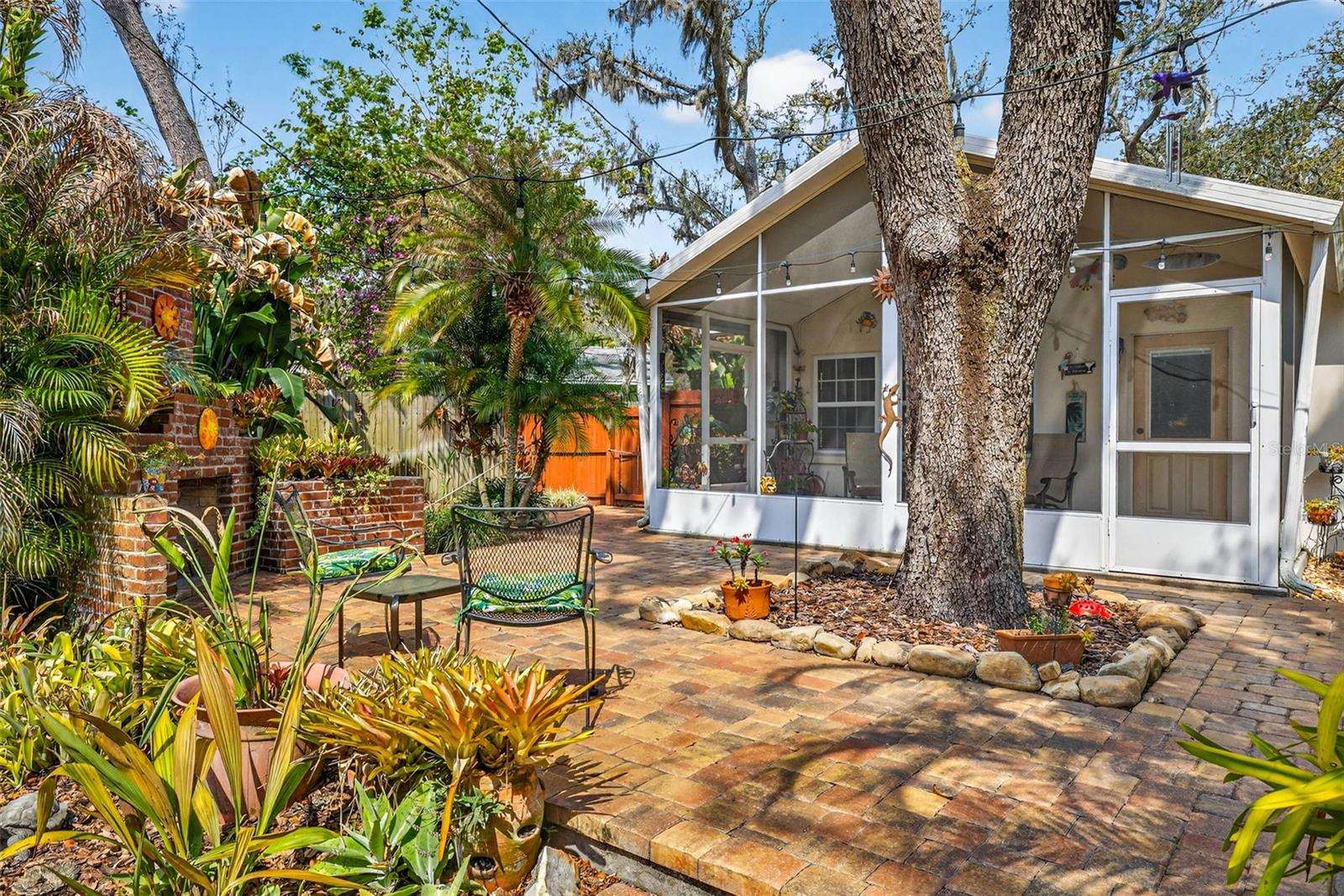 Image 49 of 64 For 212 Lockmoor Avenue