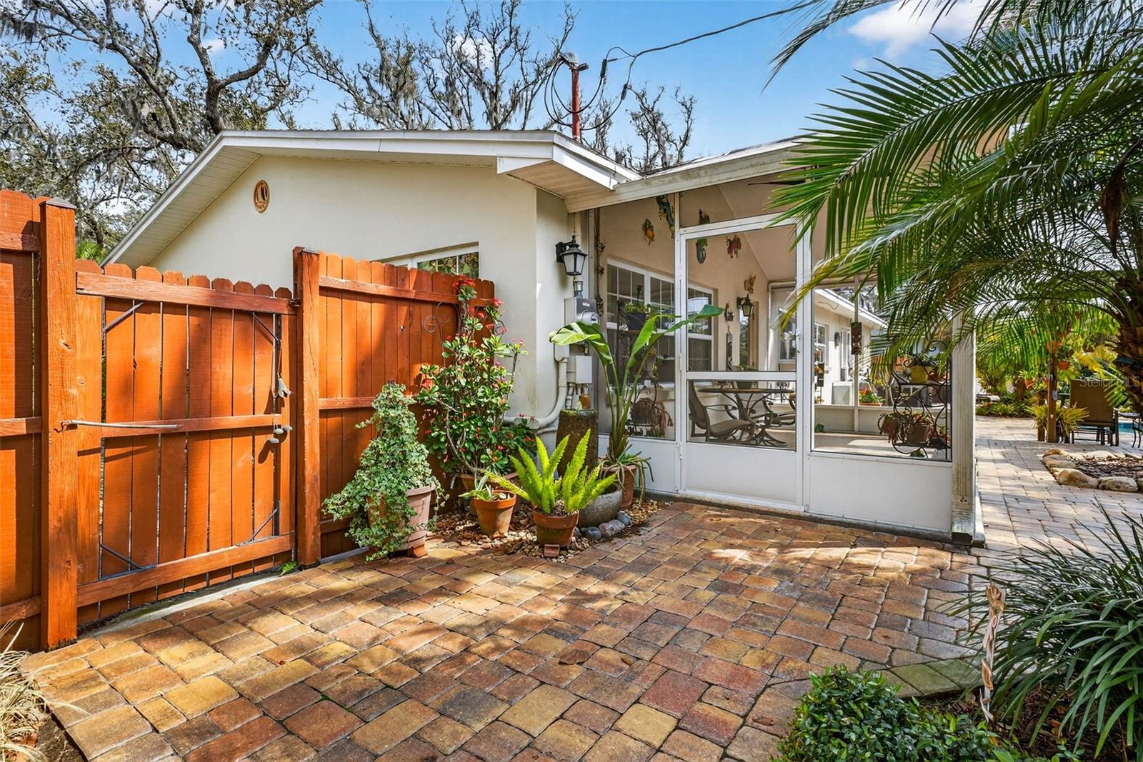 Image 50 of 64 For 212 Lockmoor Avenue