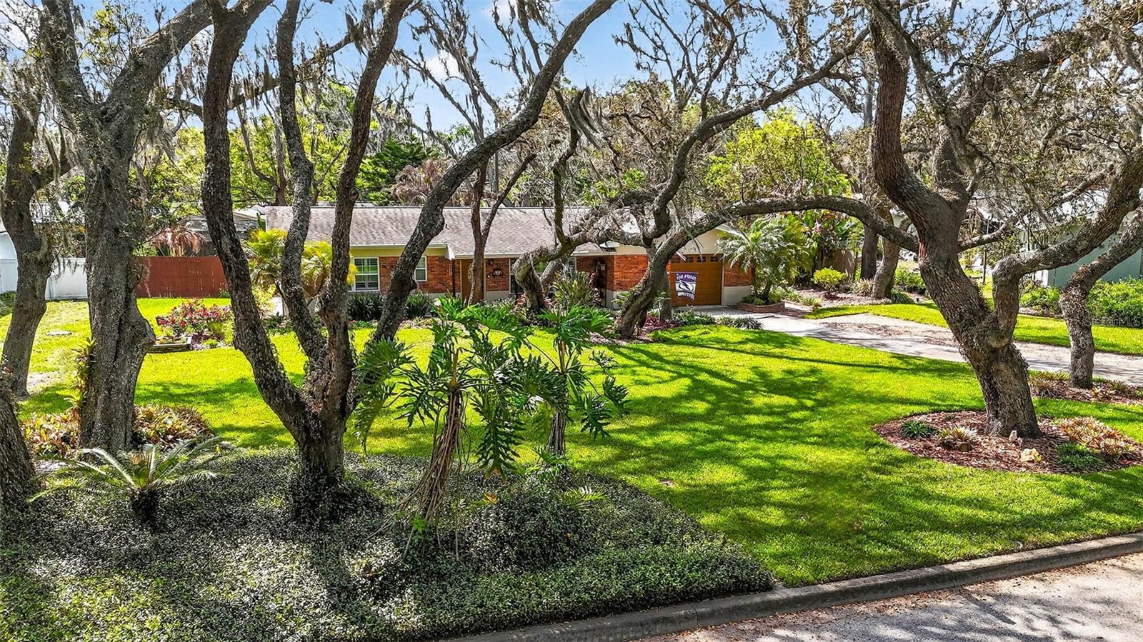 Image 55 of 64 For 212 Lockmoor Avenue