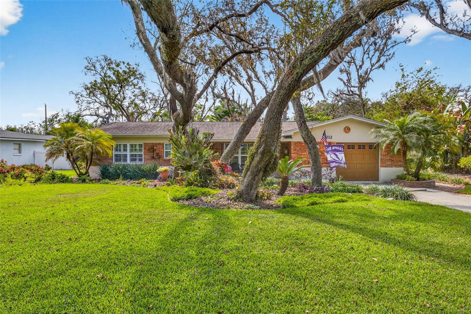 Image 58 of 64 For 212 Lockmoor Avenue