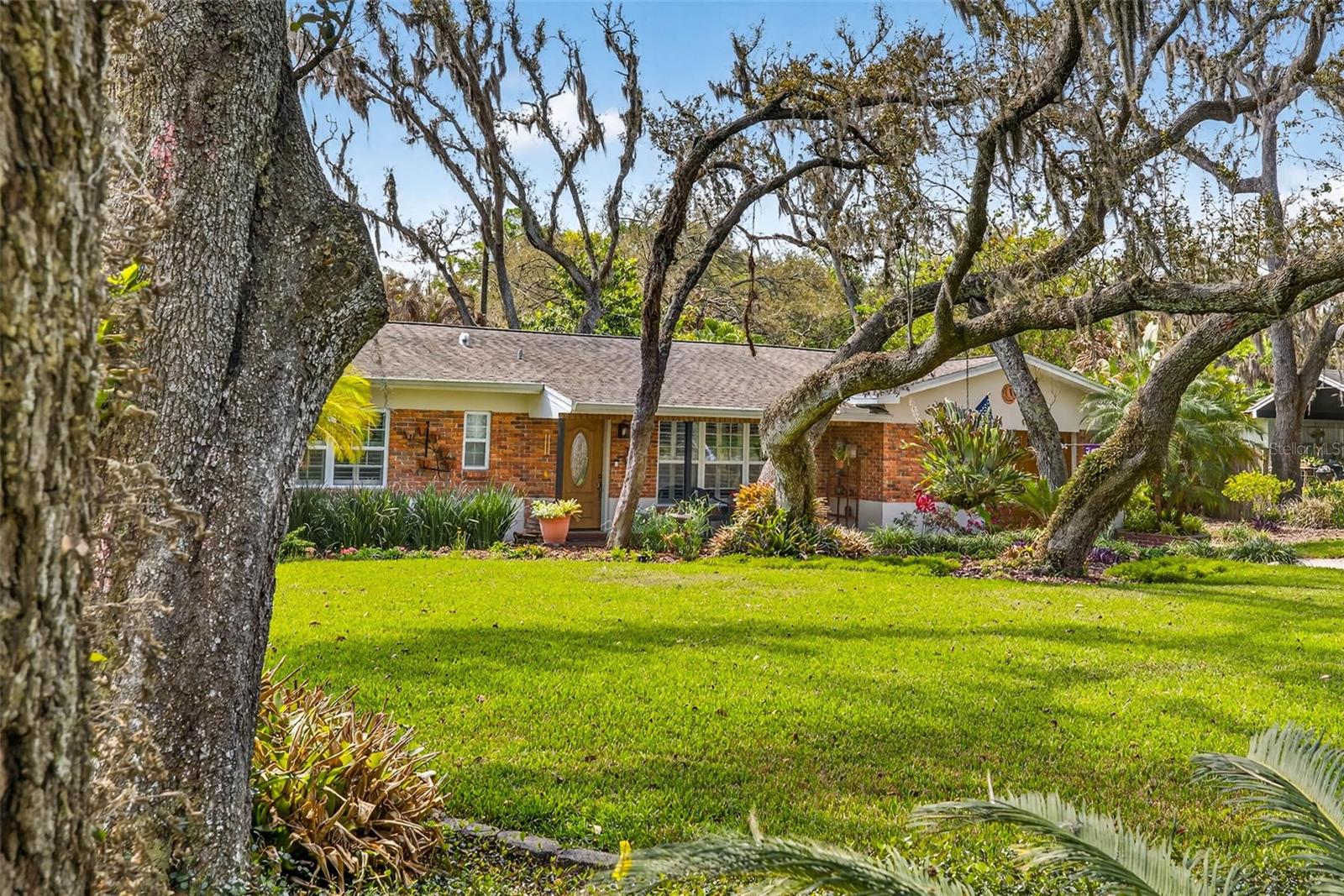 Image 59 of 64 For 212 Lockmoor Avenue