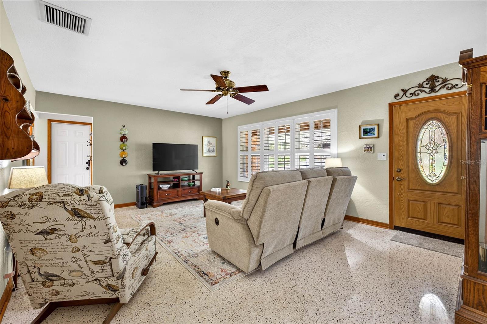 Image 9 of 64 For 212 Lockmoor Avenue