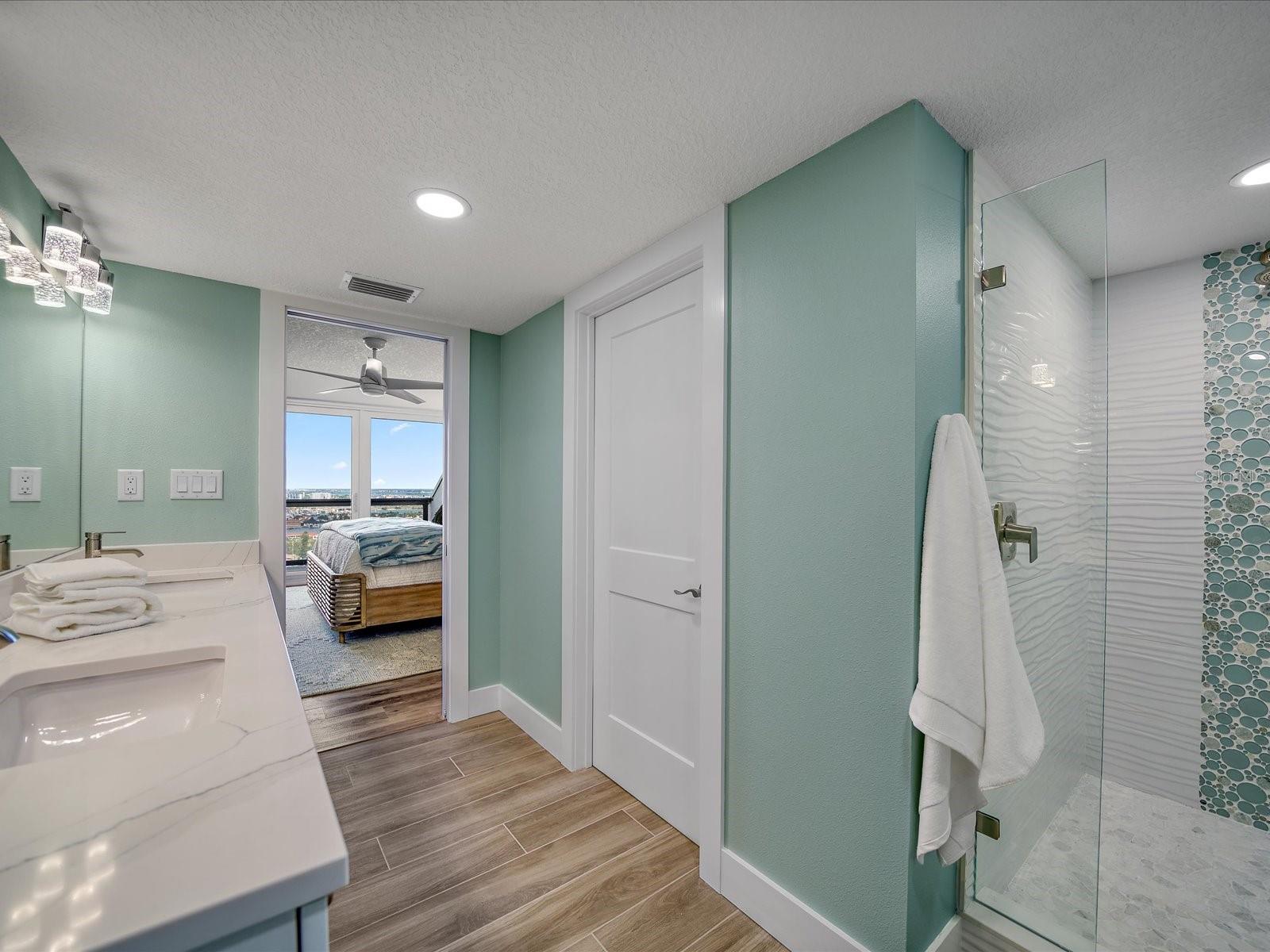 Image 33 of 68 For 450 Gulfview Boulevard S 1708