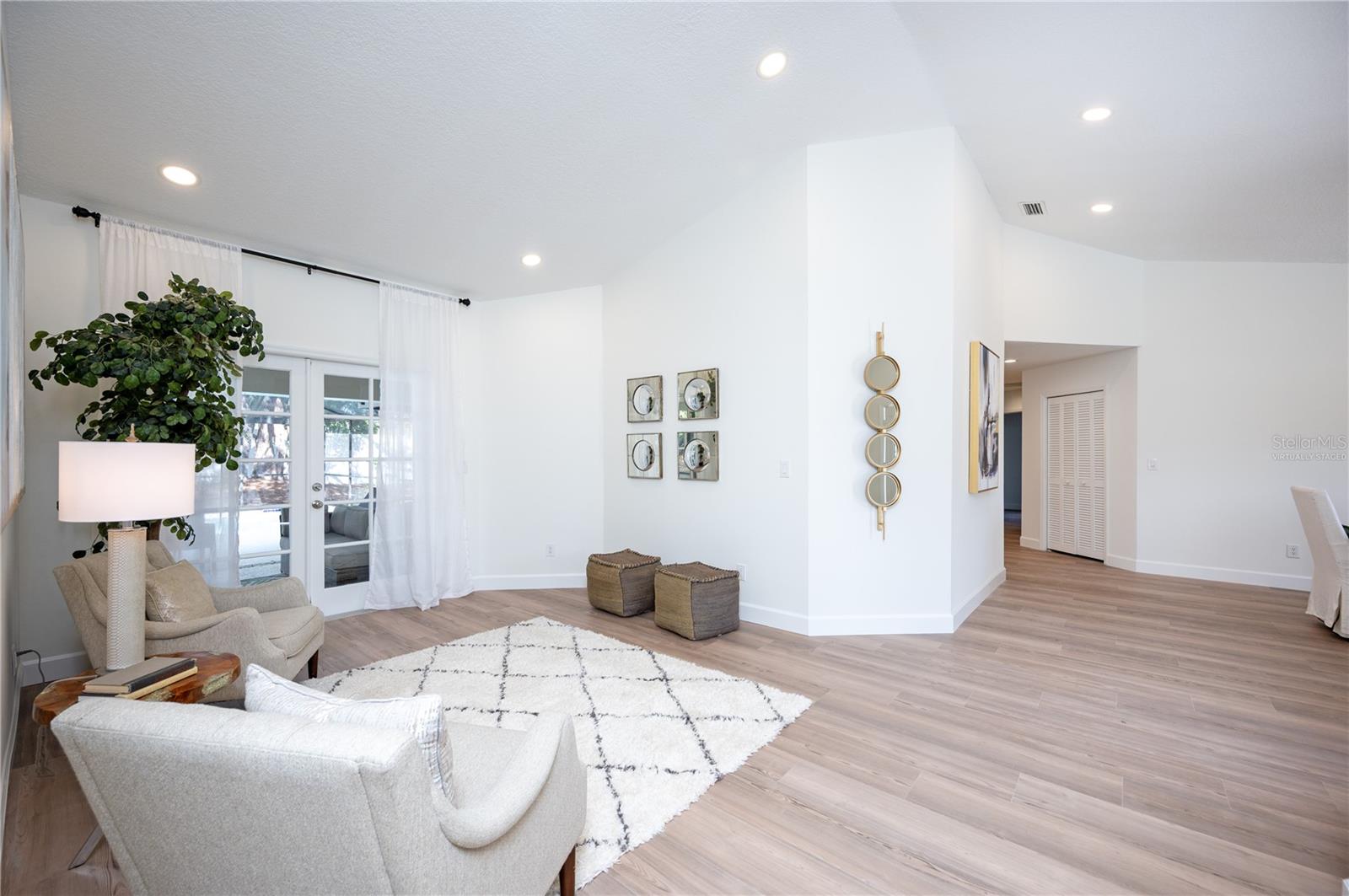 Image 10 of 27 For 14817 Farnham Way