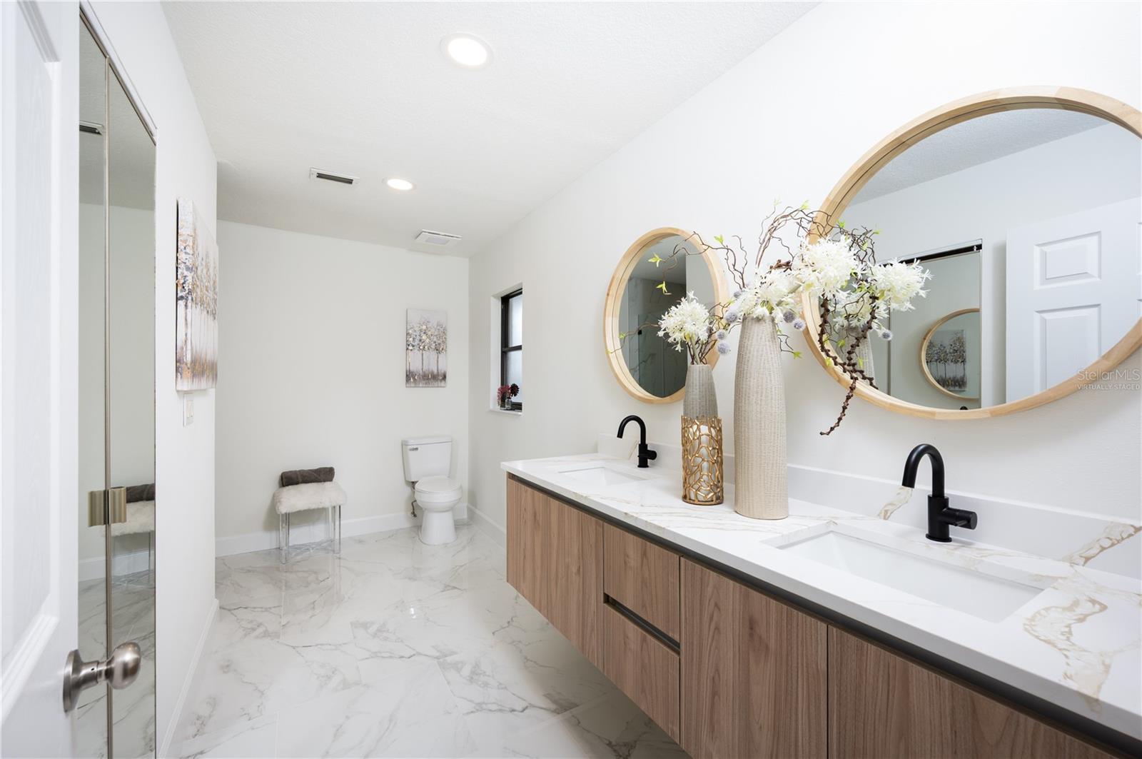 Image 15 of 27 For 14817 Farnham Way