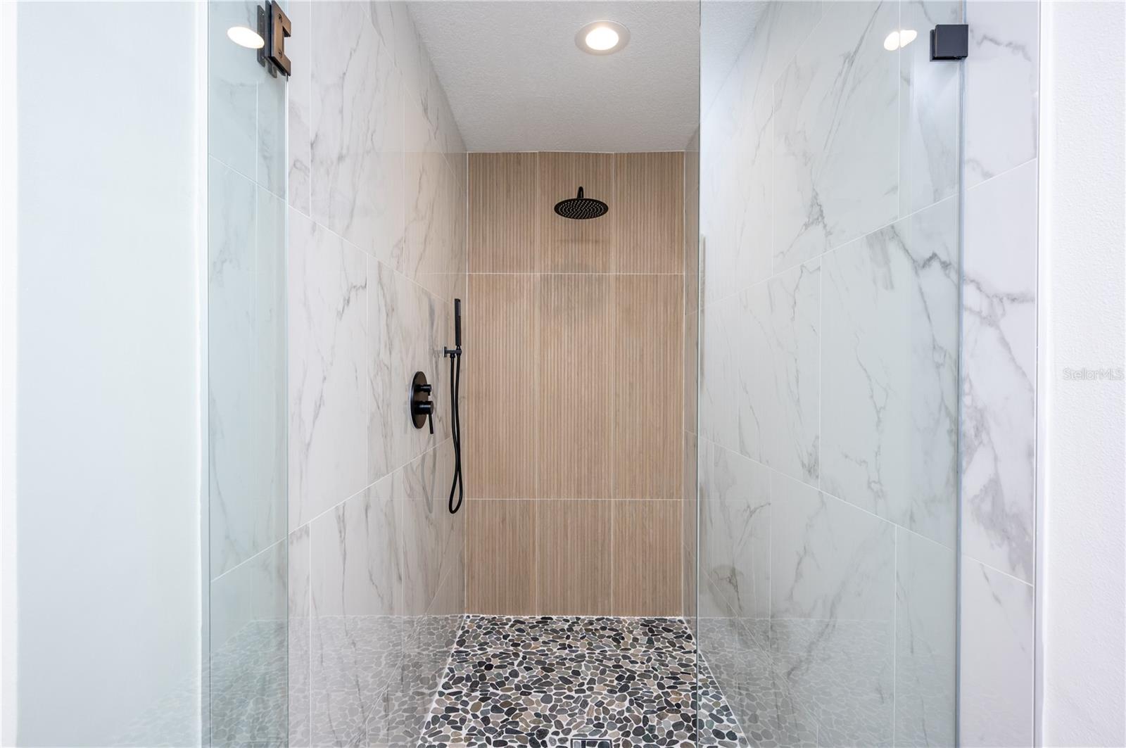 Image 16 of 27 For 14817 Farnham Way