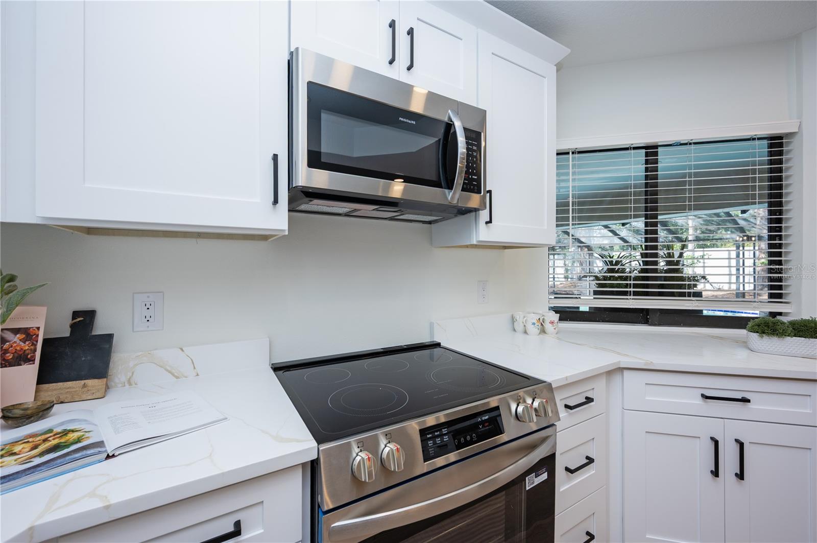 Image 21 of 27 For 14817 Farnham Way