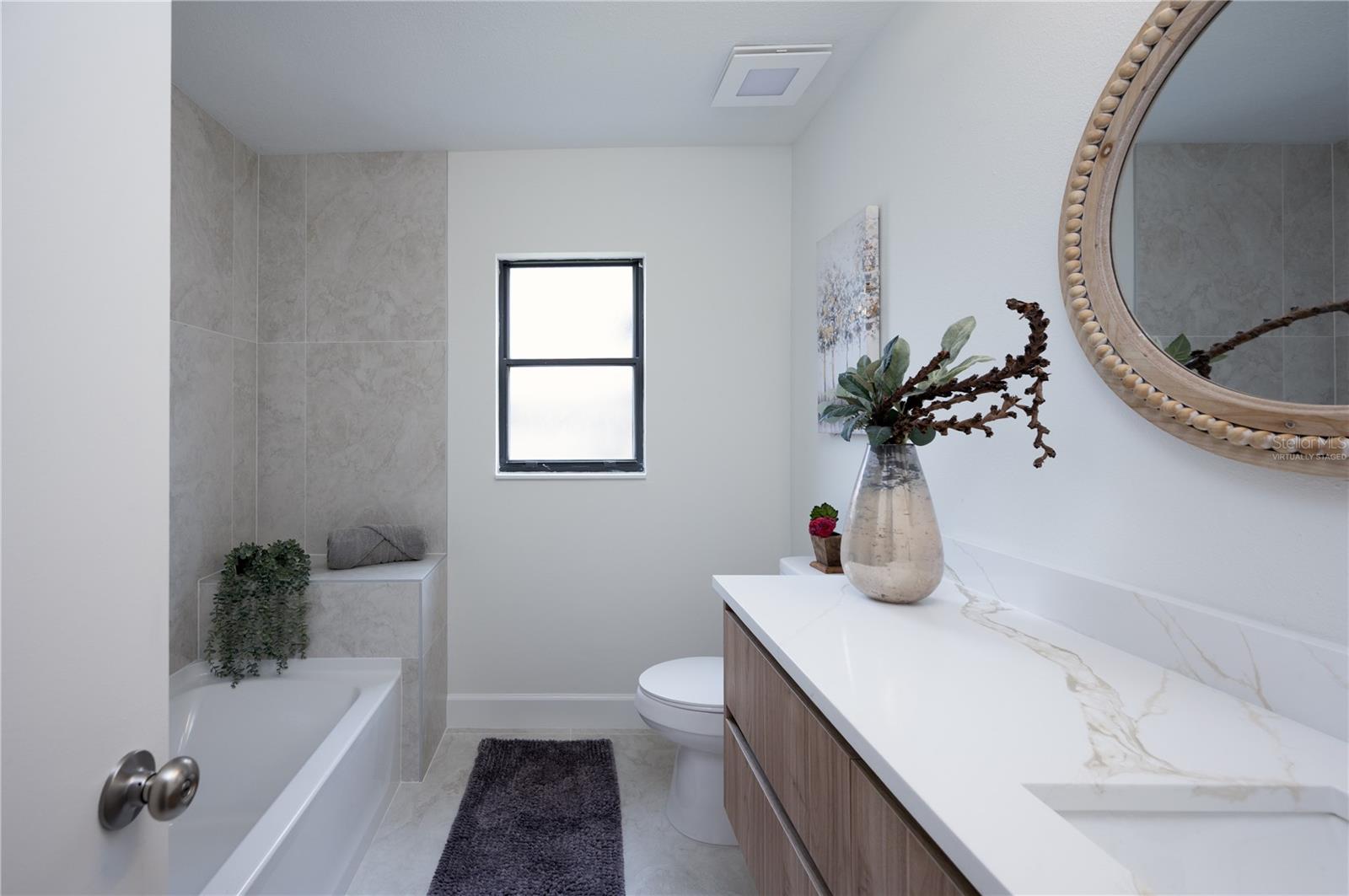 Image 23 of 27 For 14817 Farnham Way