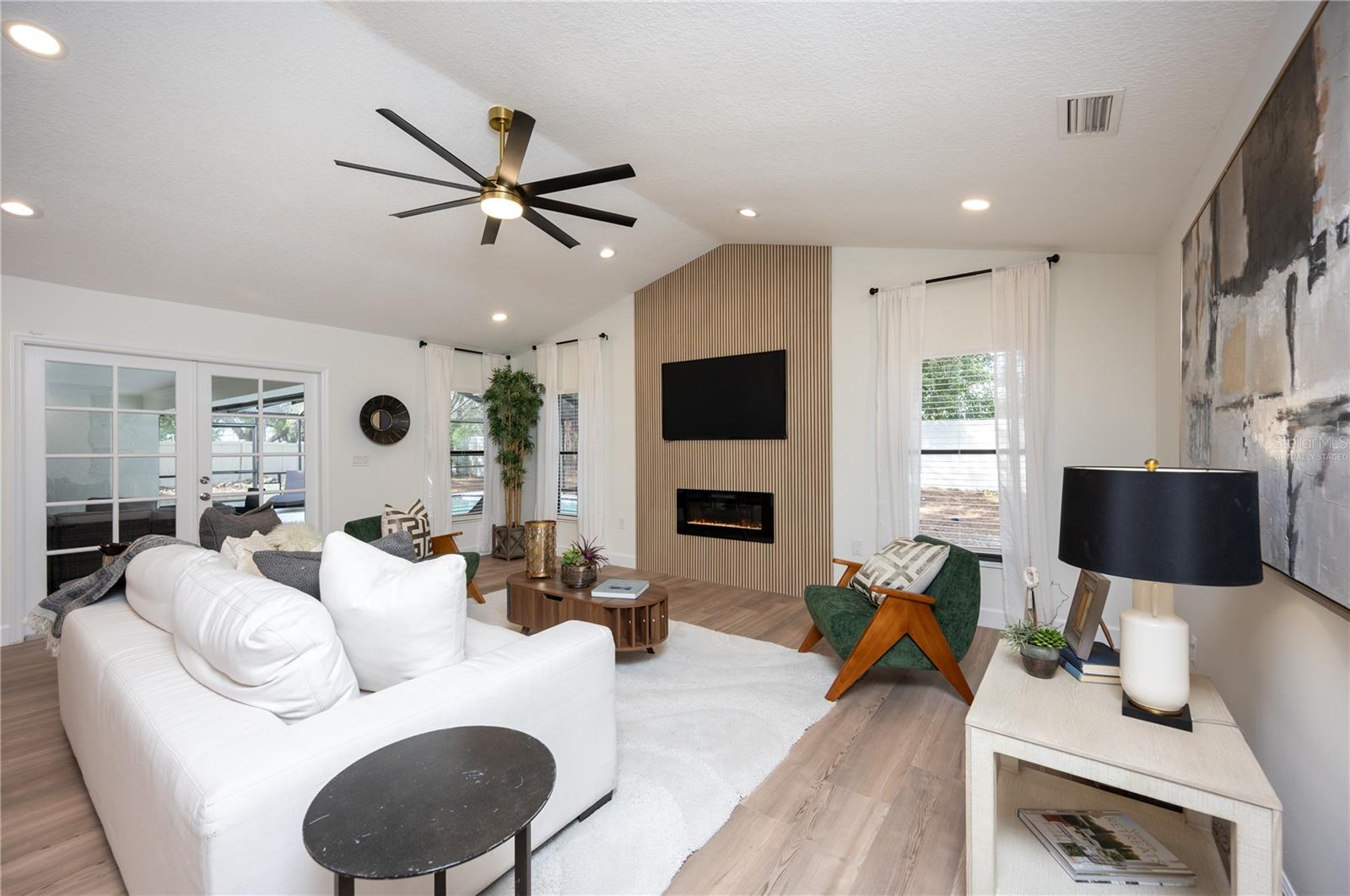 Image 4 of 27 For 14817 Farnham Way