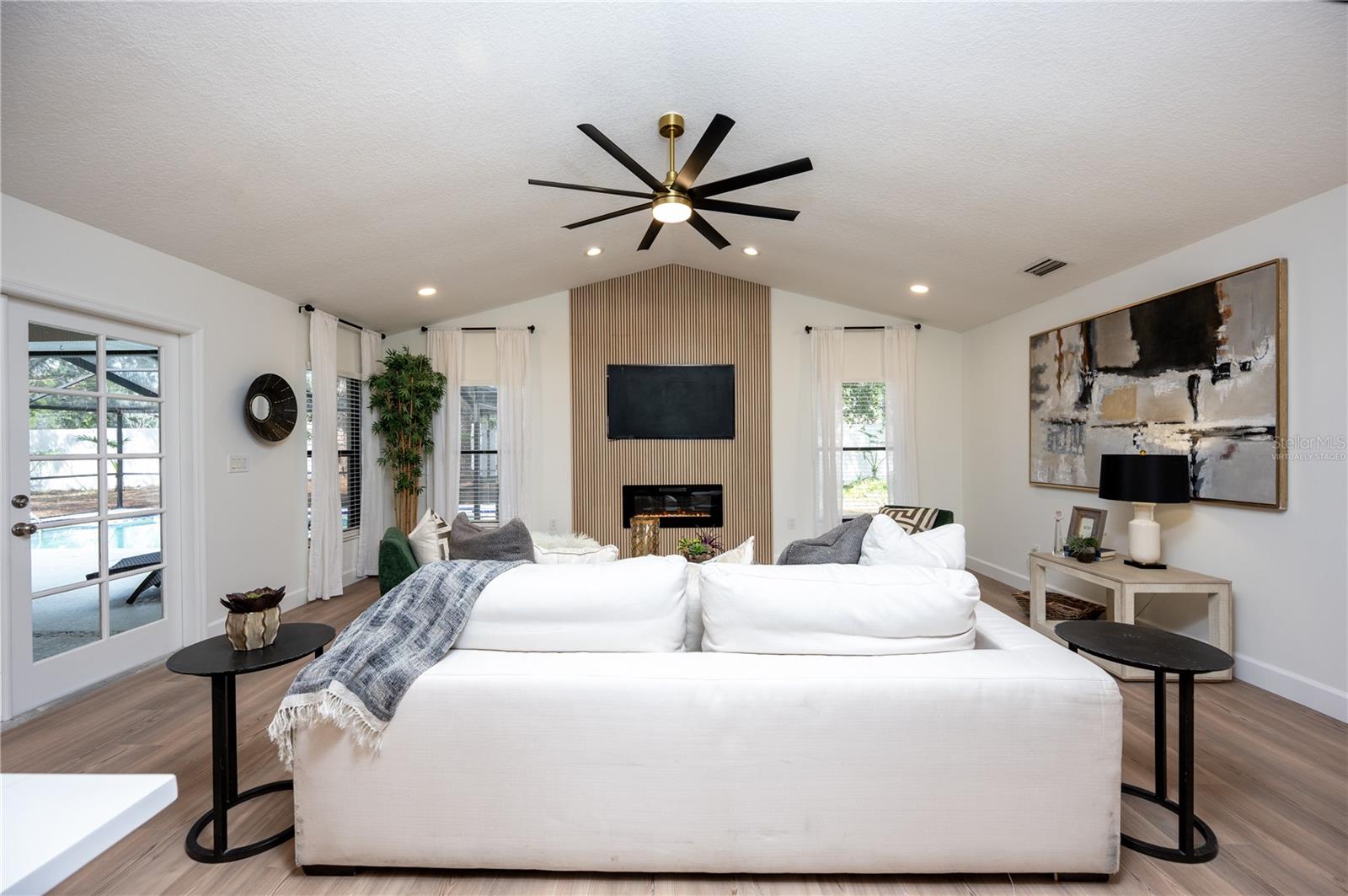 Image 6 of 27 For 14817 Farnham Way