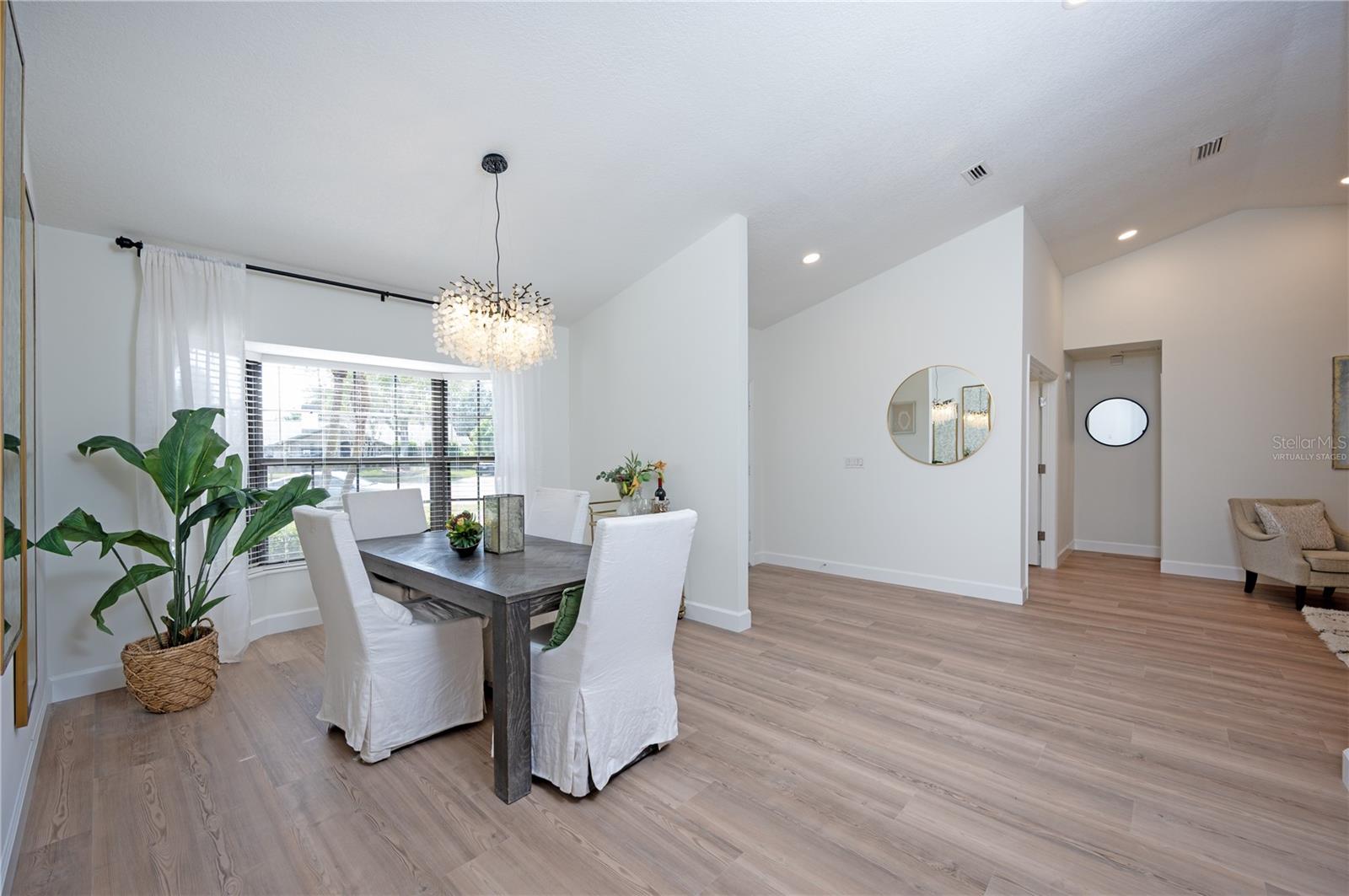 Image 8 of 27 For 14817 Farnham Way