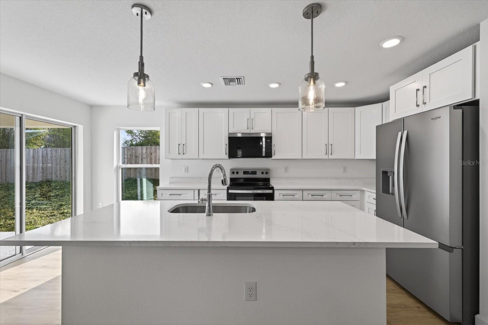 Image 17 of 46 For 6117 Alderwood Street