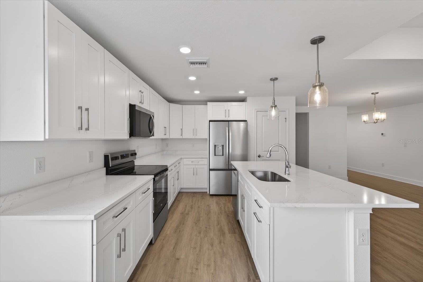 Image 18 of 46 For 6117 Alderwood Street