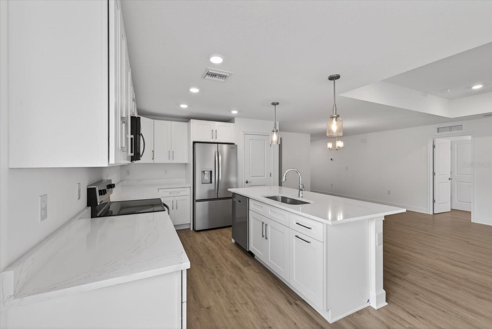 Image 19 of 46 For 6117 Alderwood Street